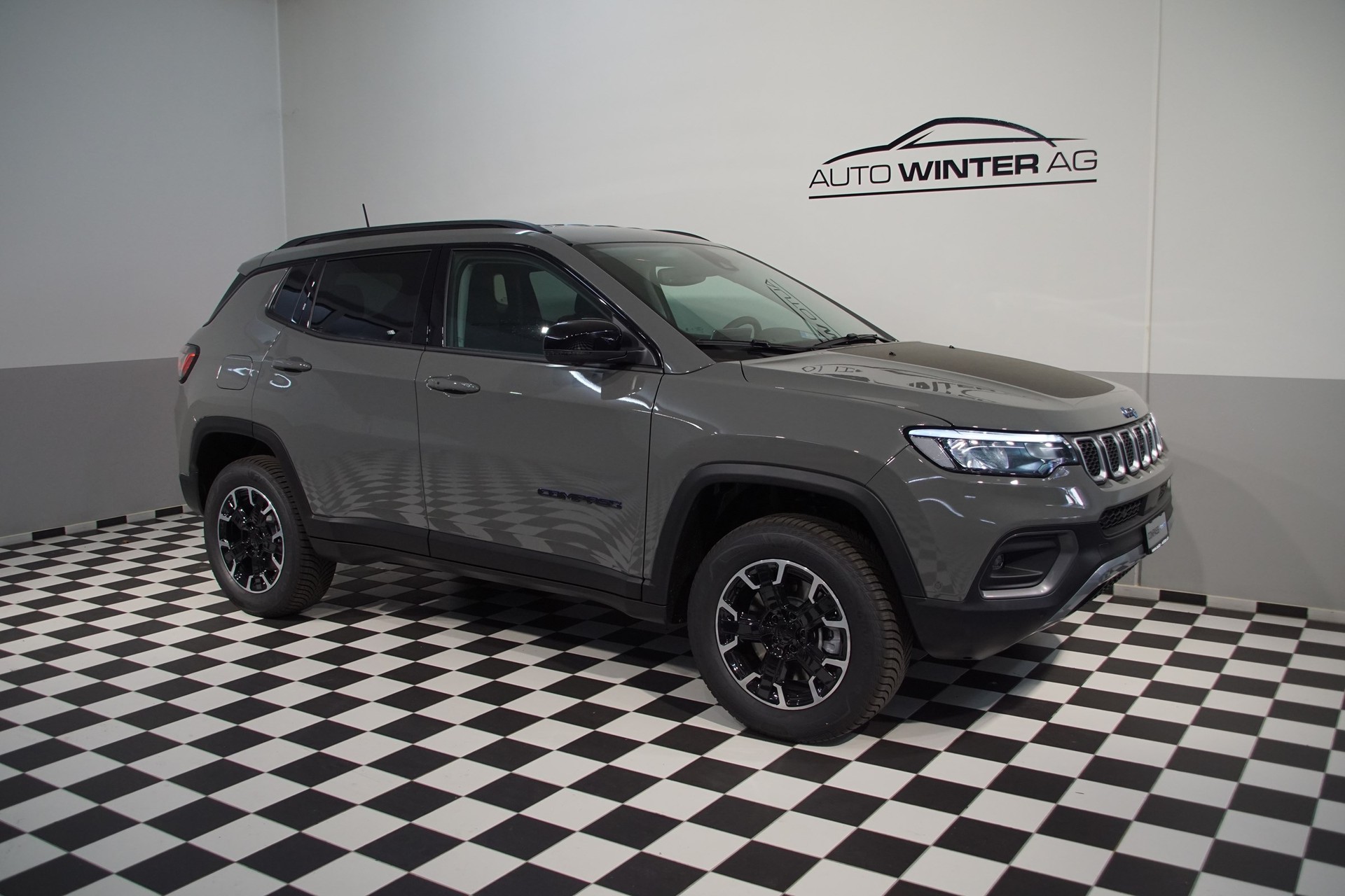 JEEP Compass 1.3 T PHEV Outdoor 240 PS AWD-image-1
