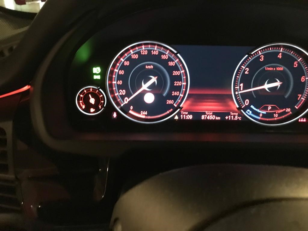 BMW X5 xDrive 50i Steptronic-image-9