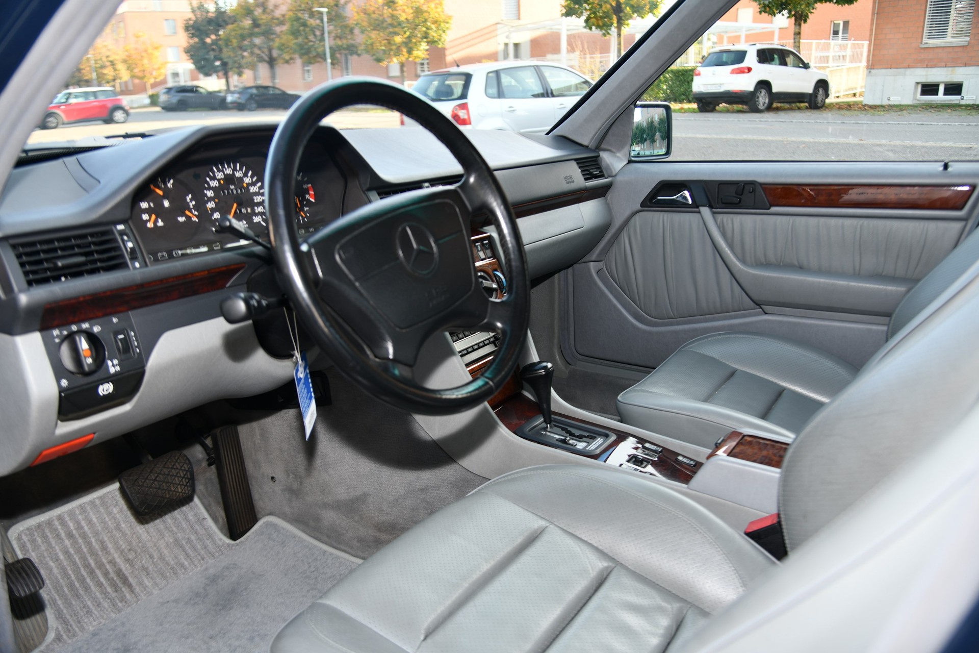 MERCEDES-BENZ 500 E Automatic-image-7