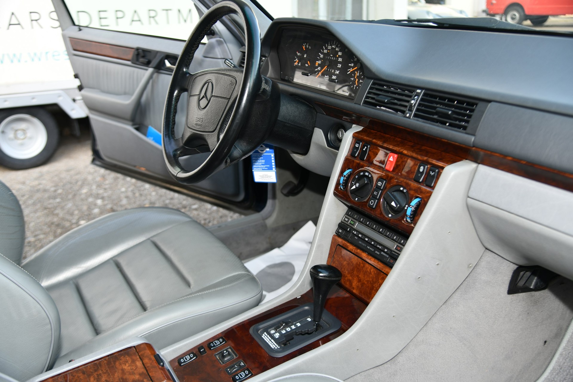 MERCEDES-BENZ 500 E Automatic-image-8
