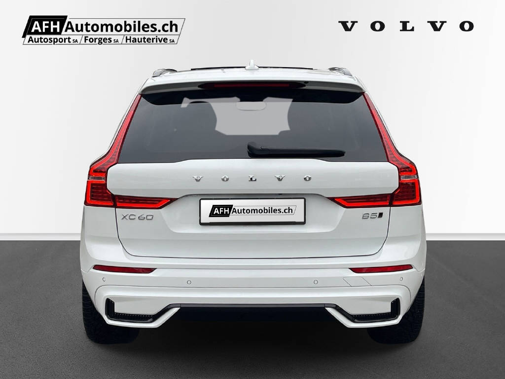 VOLVO XC60 2.0 B5 MH Ultimate Dark AWD-image-2