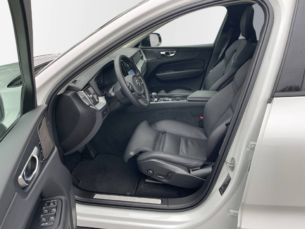 VOLVO XC60 2.0 B5 MH Ultimate Dark AWD-image-8