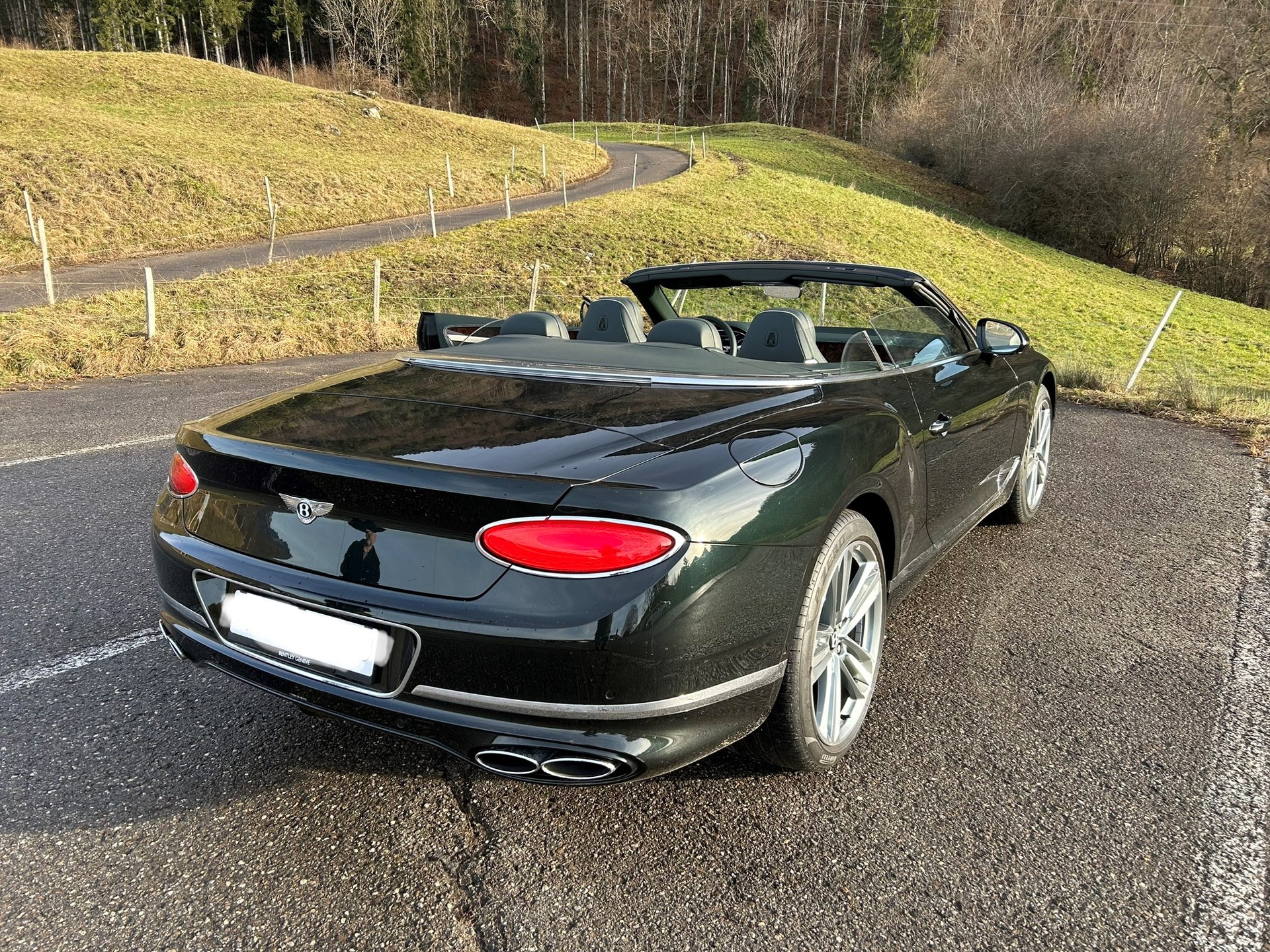 BENTLEY Continental GTC 4.0 V8-image-2