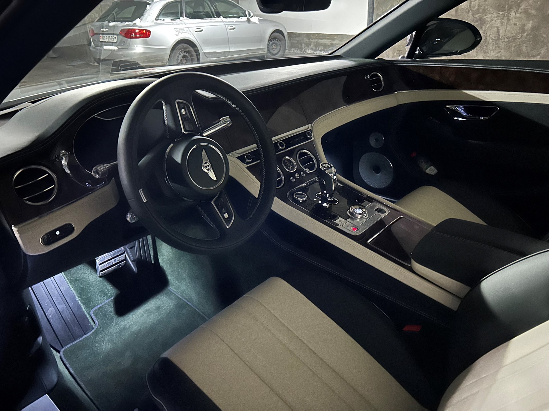 BENTLEY Continental GTC 4.0 V8-image-7