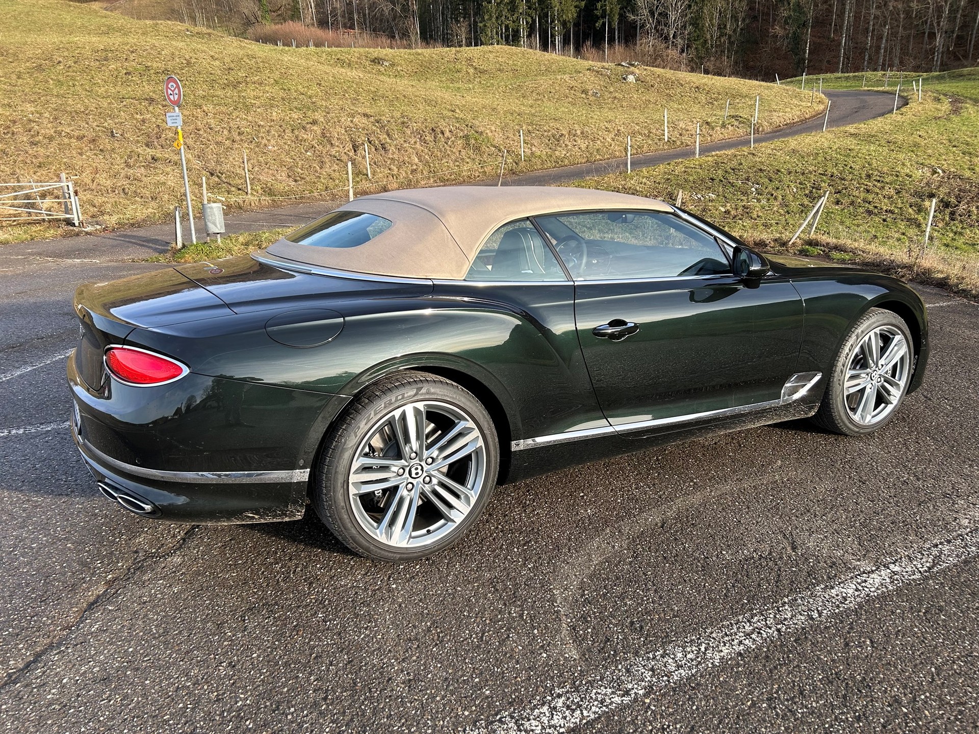 BENTLEY Continental GTC 4.0 V8-image-4
