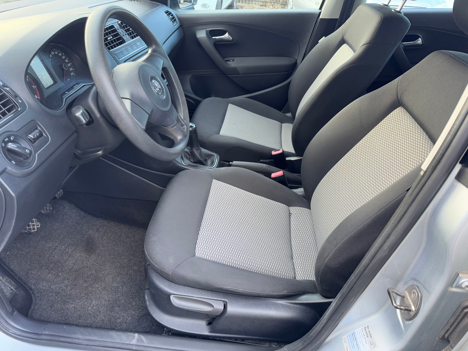 VW Polo 1.2 12V Trendline-image-11