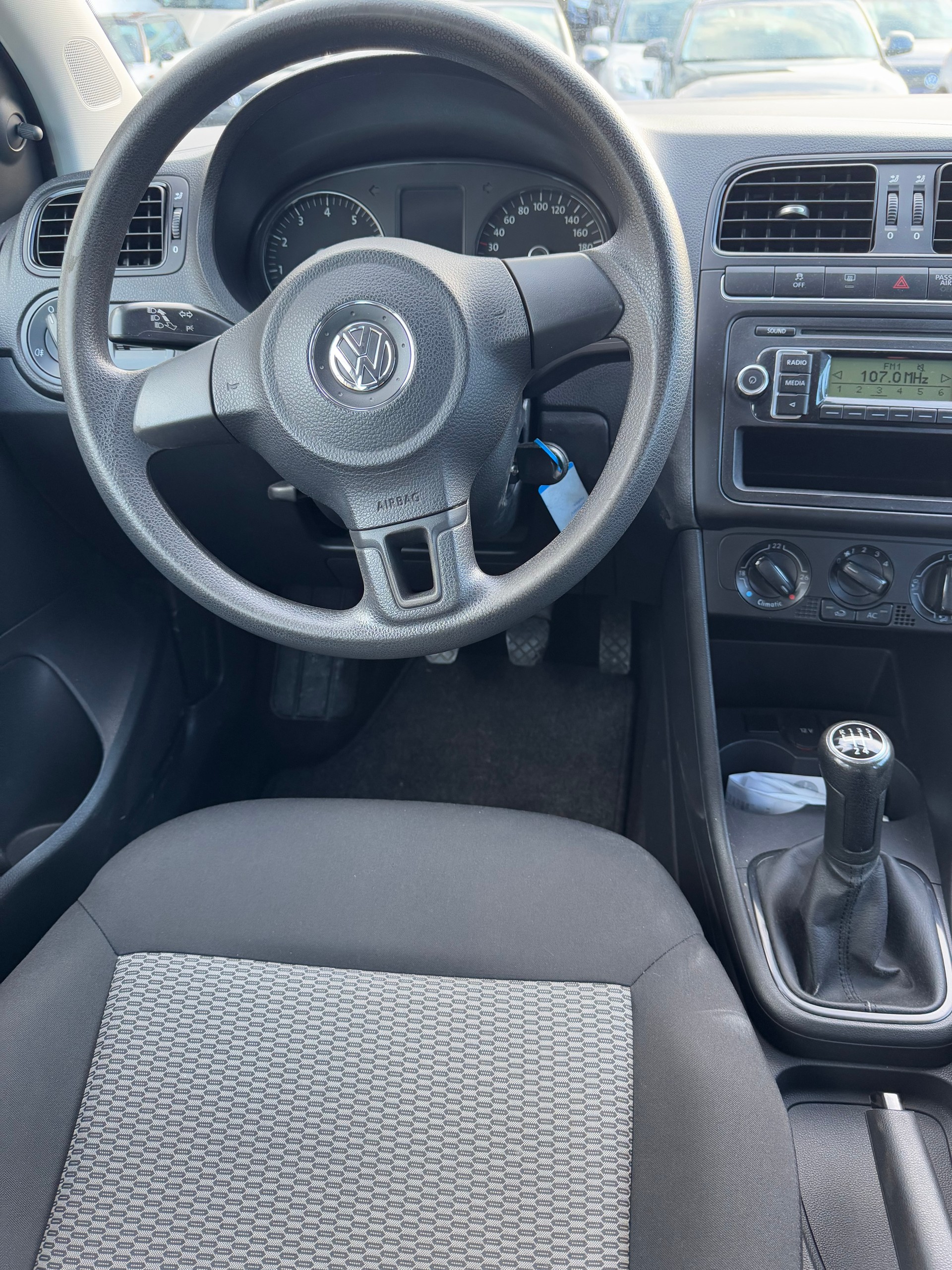 VW Polo 1.2 12V Trendline-image-8