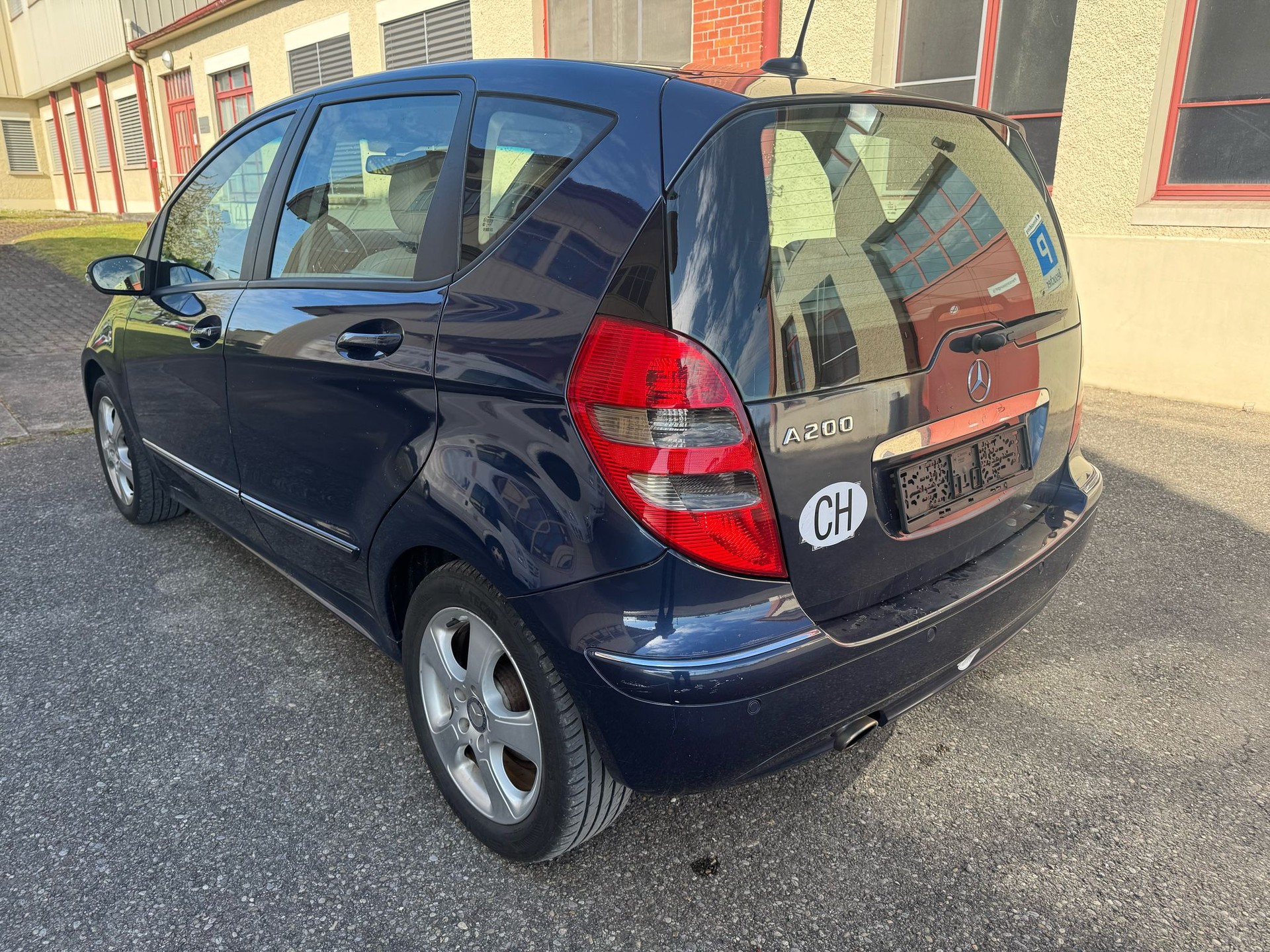 MERCEDES-BENZ A 200 Avantgarde-image-6
