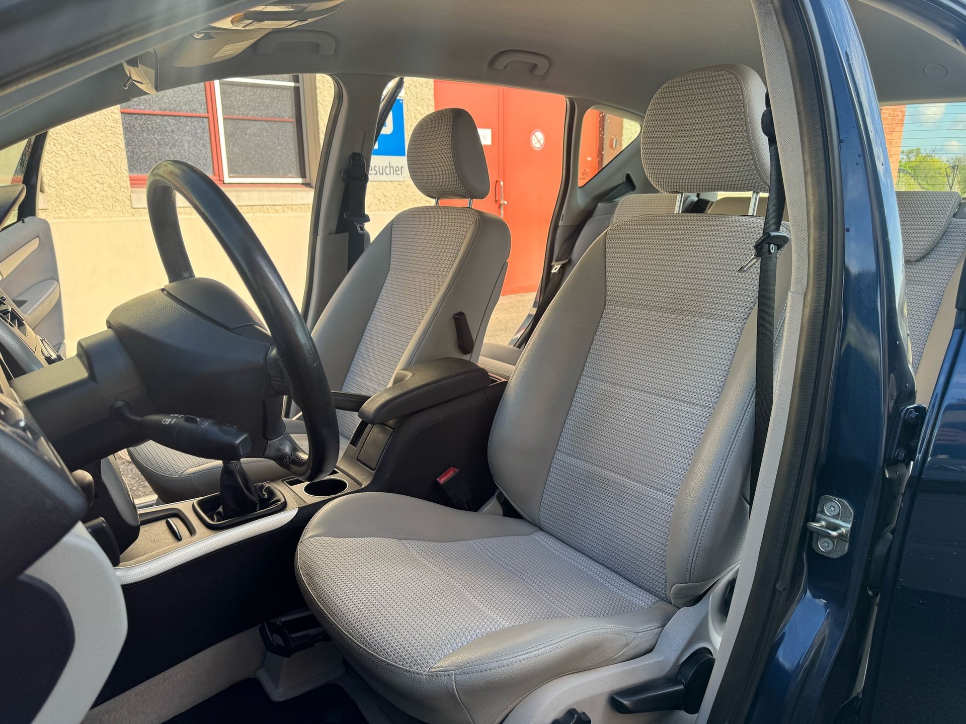 MERCEDES-BENZ A 200 Avantgarde-image-9