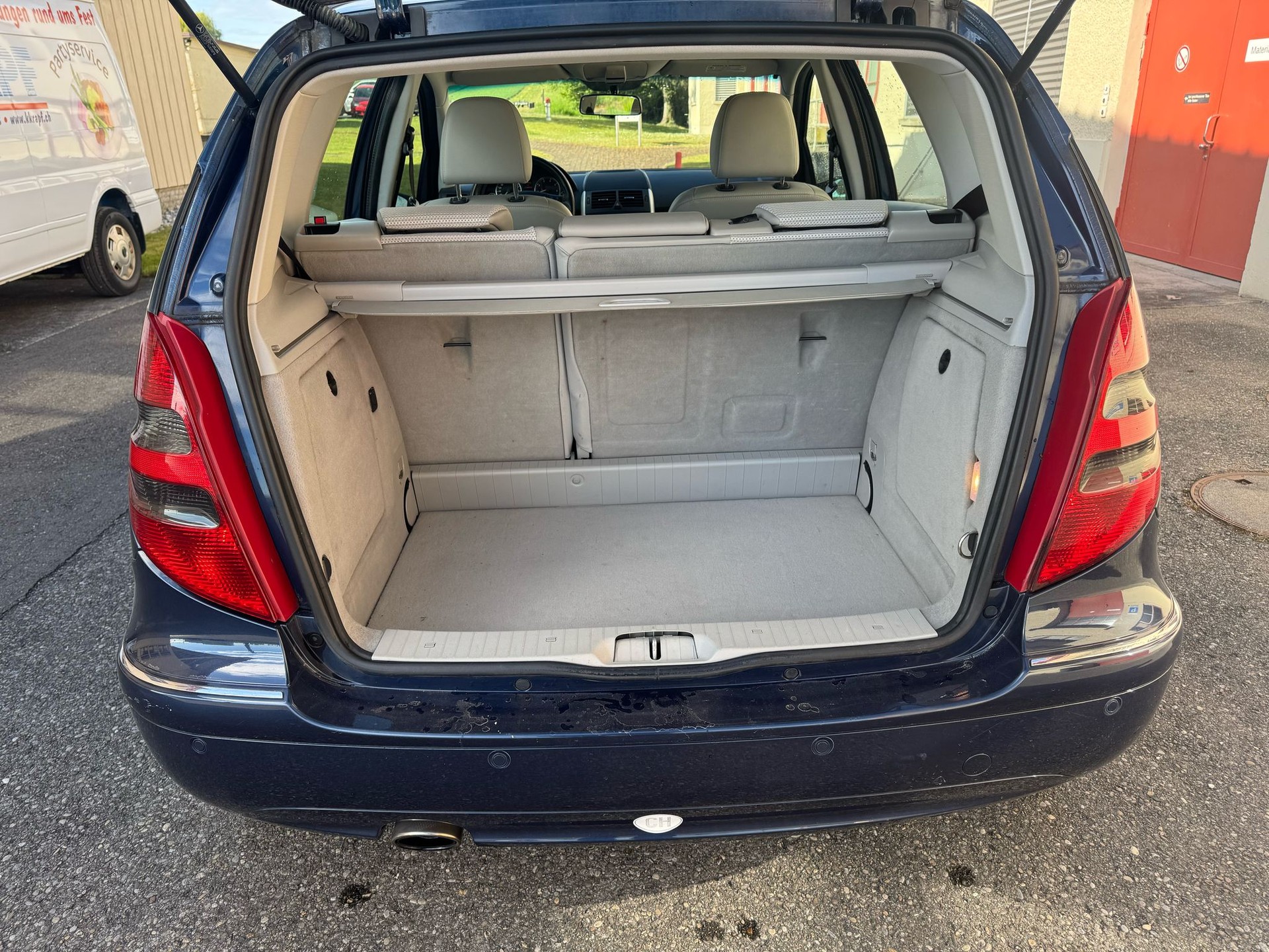 MERCEDES-BENZ A 200 Avantgarde-image-8