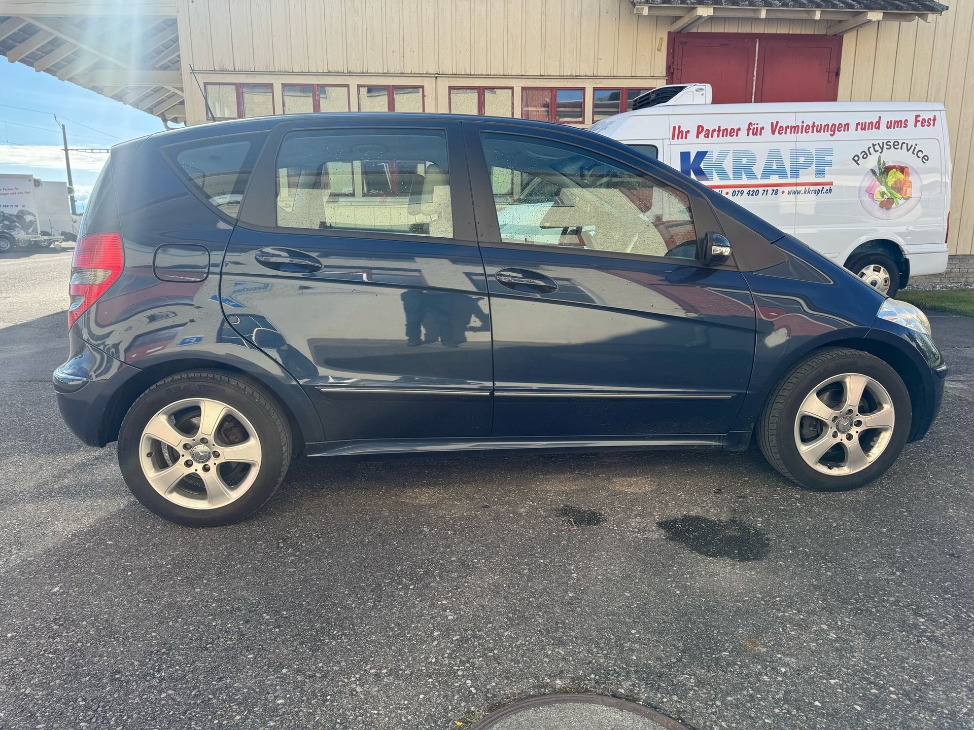 MERCEDES-BENZ A 200 Avantgarde-image-3