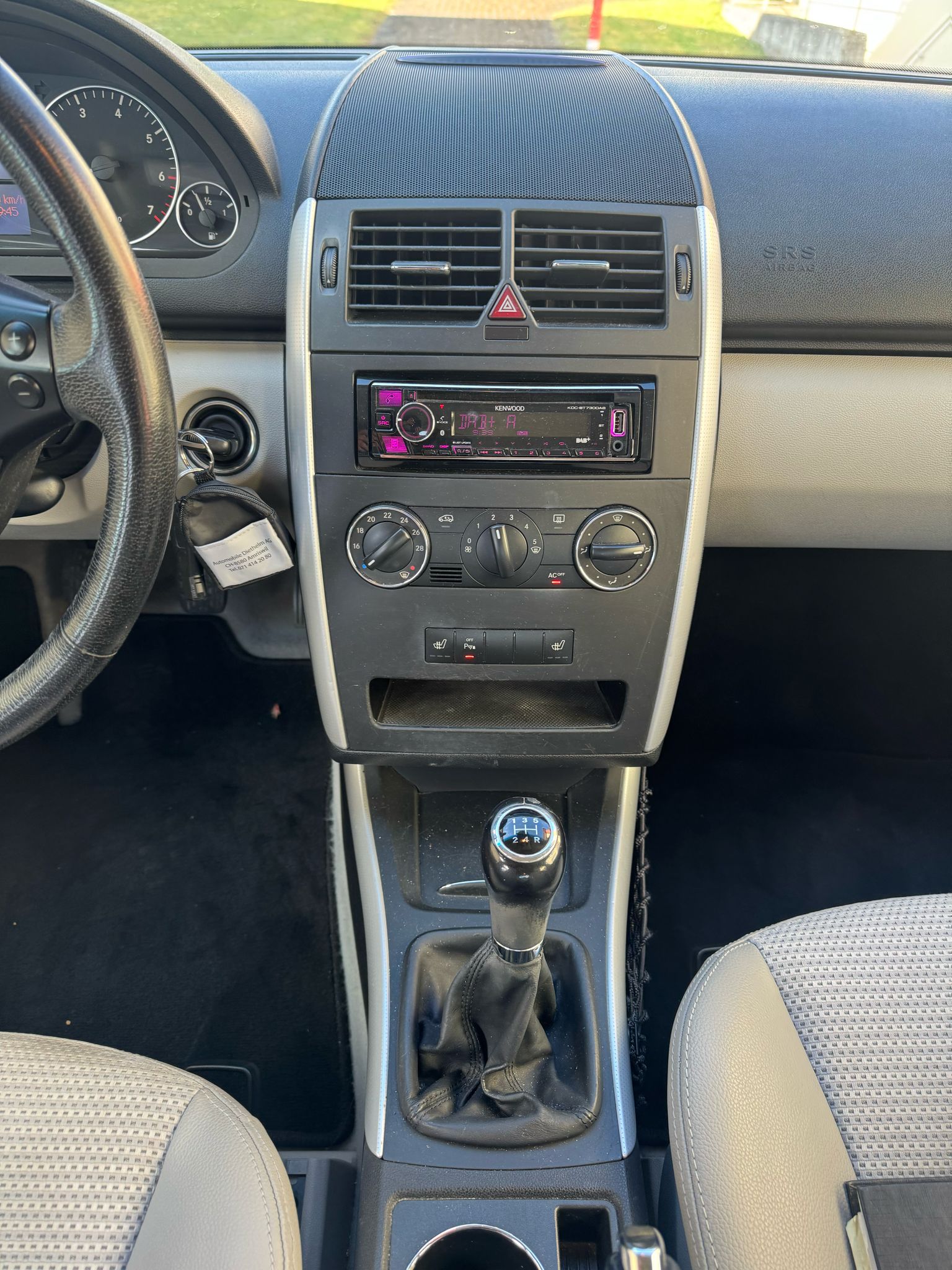 MERCEDES-BENZ A 200 Avantgarde-image-14