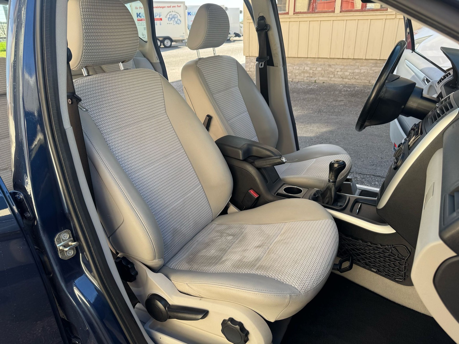 MERCEDES-BENZ A 200 Avantgarde-image-11