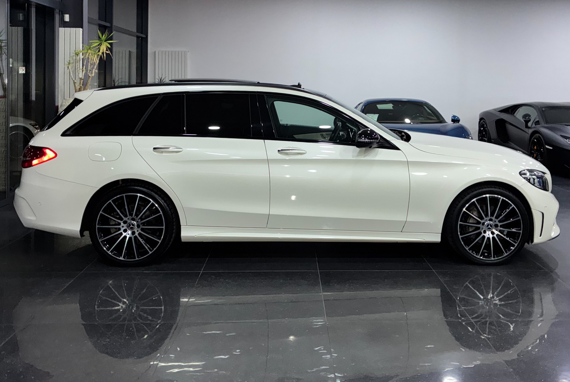 MERCEDES-BENZ C 200 Swiss Star AMG Line 4M 9G-Tronic-image-7