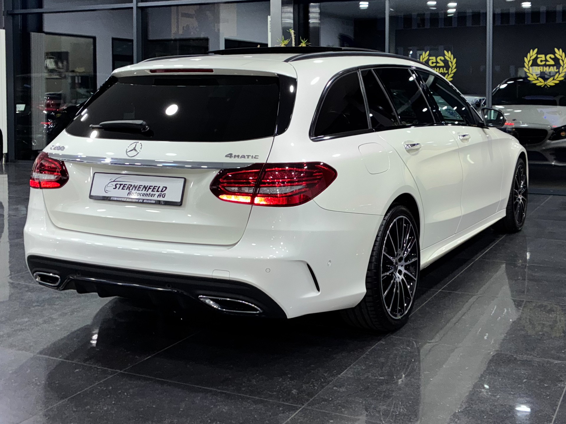 MERCEDES-BENZ C 200 Swiss Star AMG Line 4M 9G-Tronic-image-6