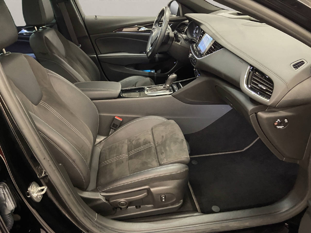 OPEL Insignia Sports Tourer 2.0 D Ultimate-image-11