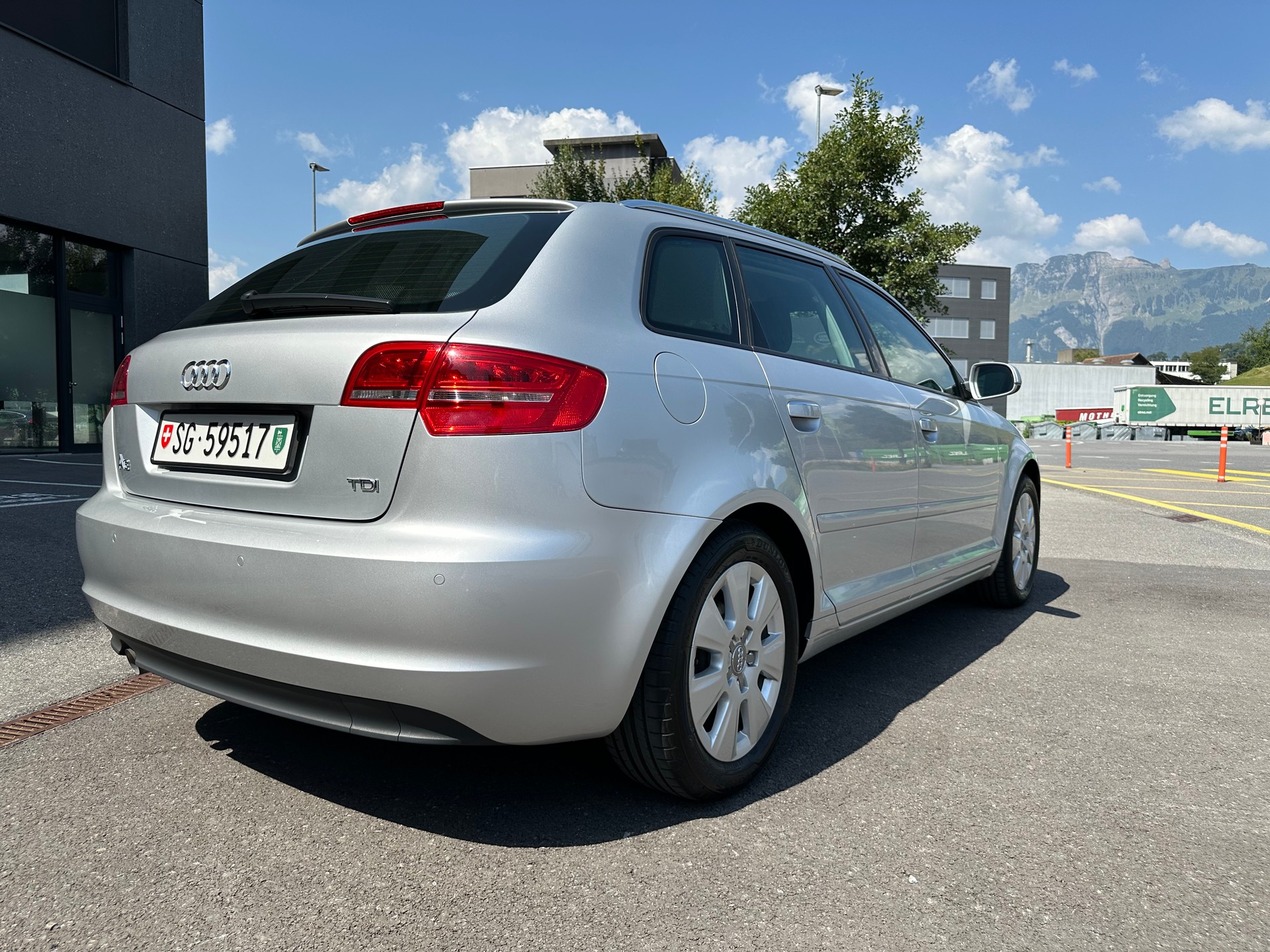 AUDI Sportback-image-2