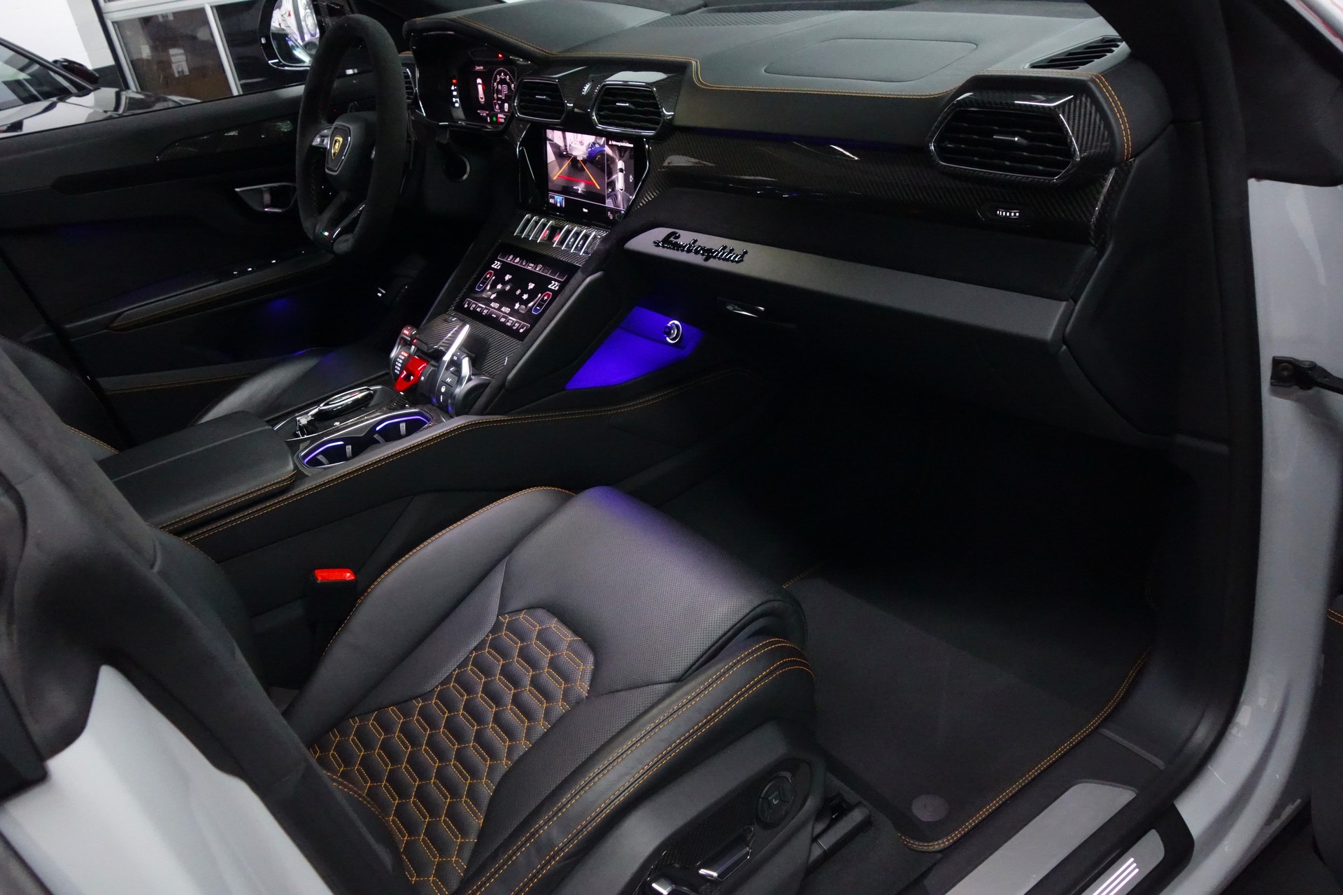 LAMBORGHINI URUS E-GEAR GRIGIO HATI FULL CARBON AKRAPOVIC ON TOP-image-29