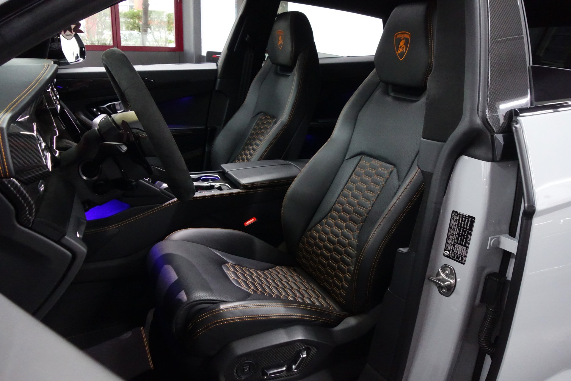 LAMBORGHINI URUS E-GEAR GRIGIO HATI FULL CARBON AKRAPOVIC ON TOP-image-24