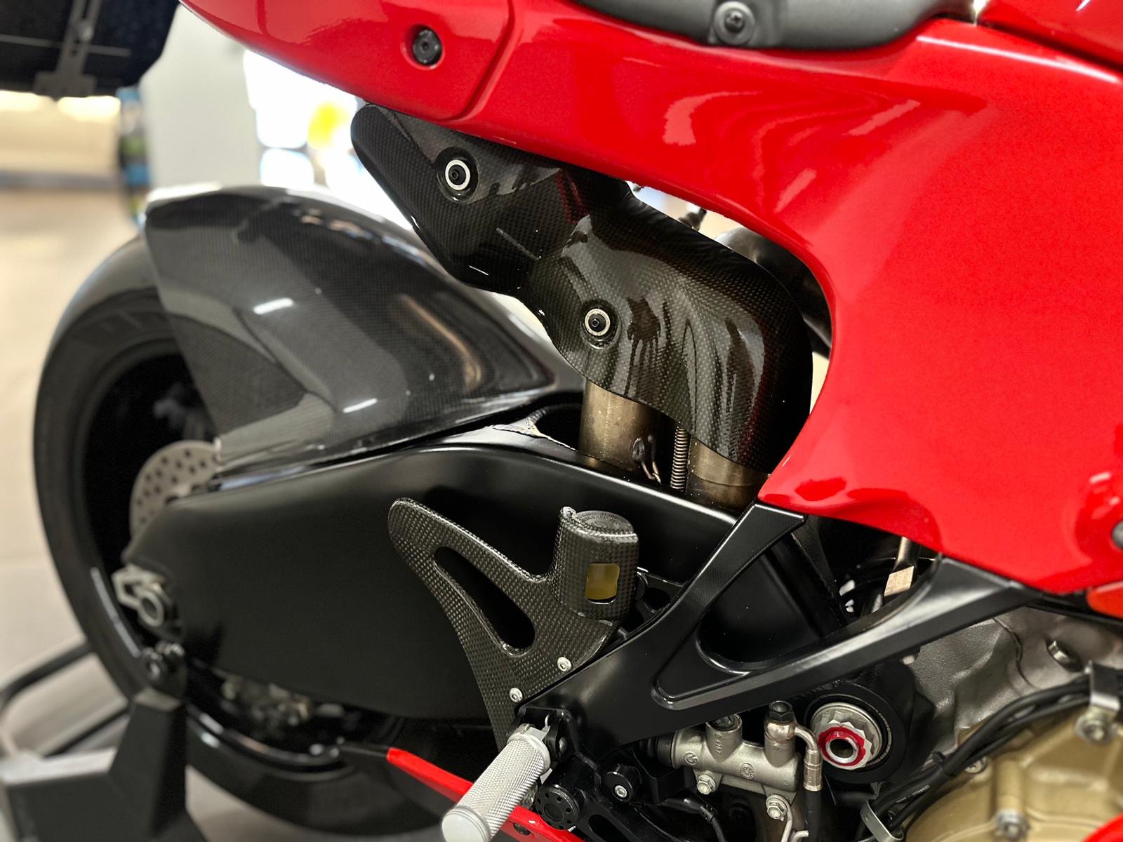 DUCATI Desmosedici RR Edition limitée 585/1500-image-10