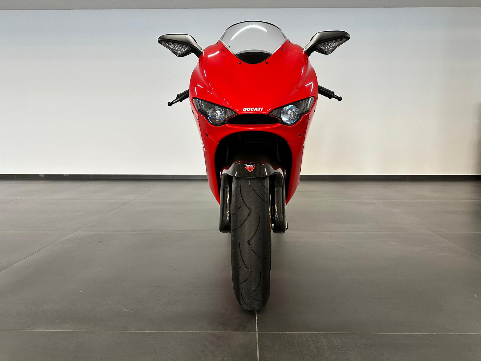 DUCATI Desmosedici RR Edition limitée 585/1500-showroom-element-3