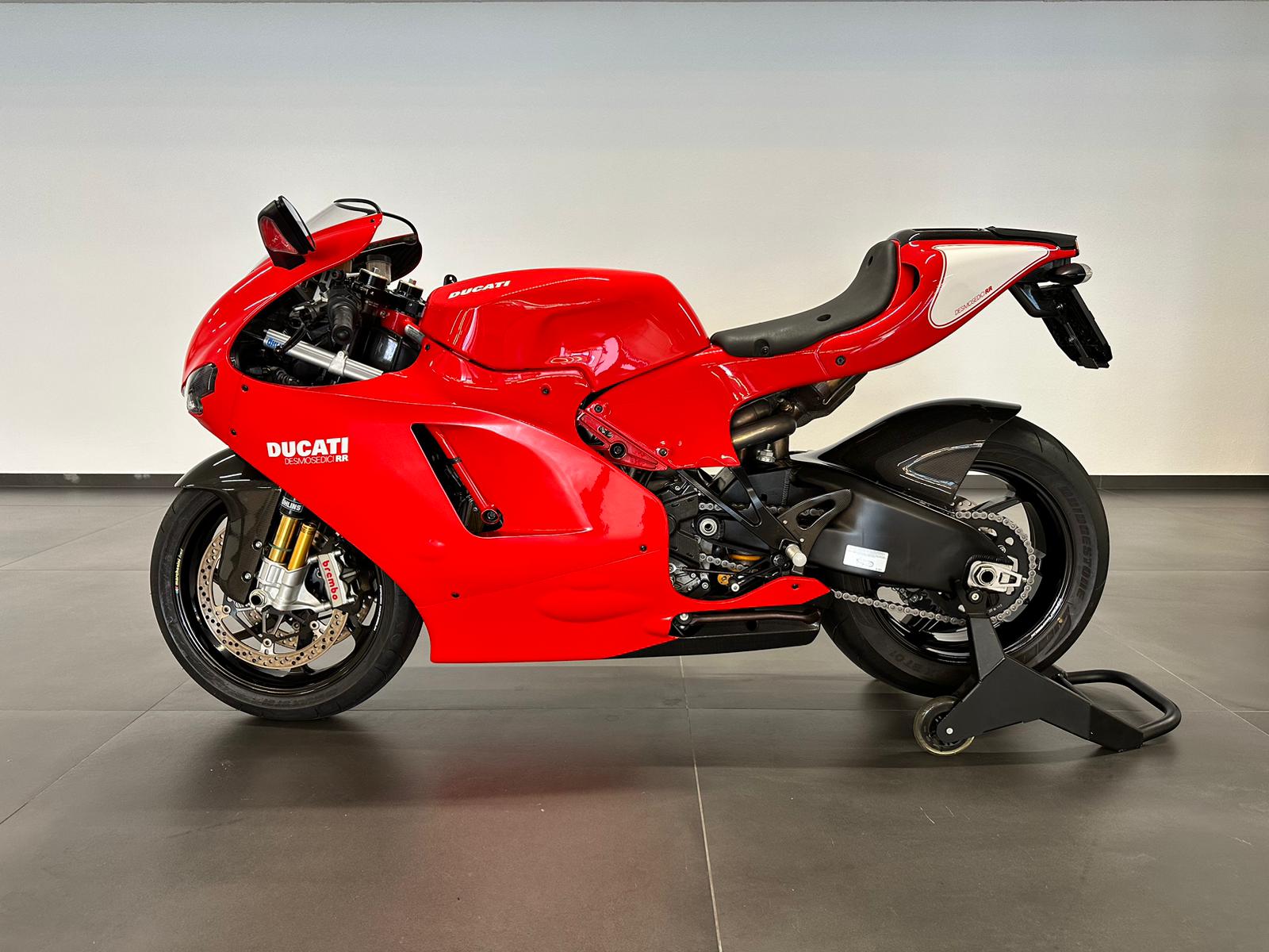 DUCATI Desmosedici RR Edition limitée 585/1500