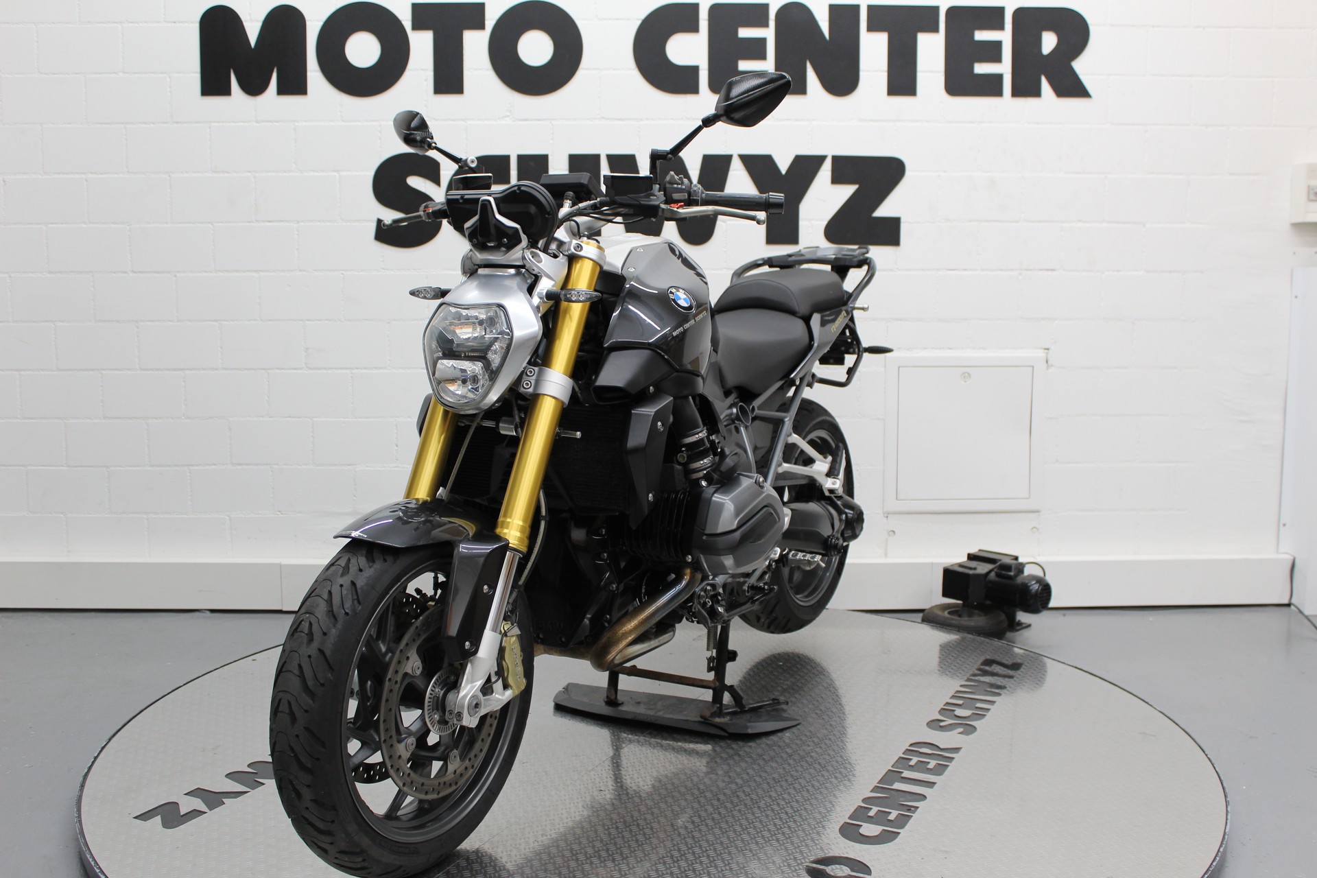 BMW R 1200 R ABS-showroom-element-3