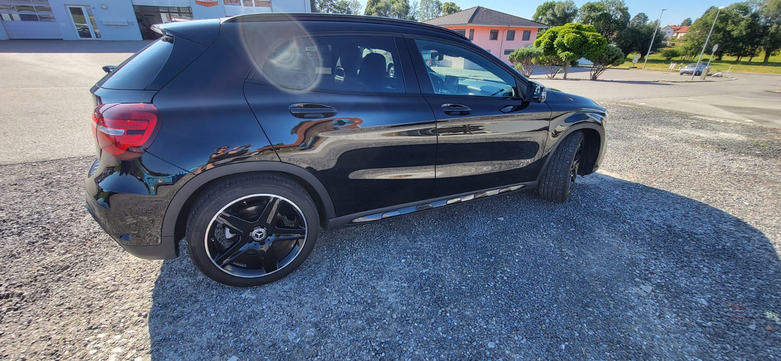 MERCEDES-BENZ GLA 200 AMG Line 7G-DCT-image-1