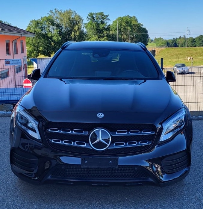 MERCEDES-BENZ GLA 200 AMG Line 7G-DCT-image-0