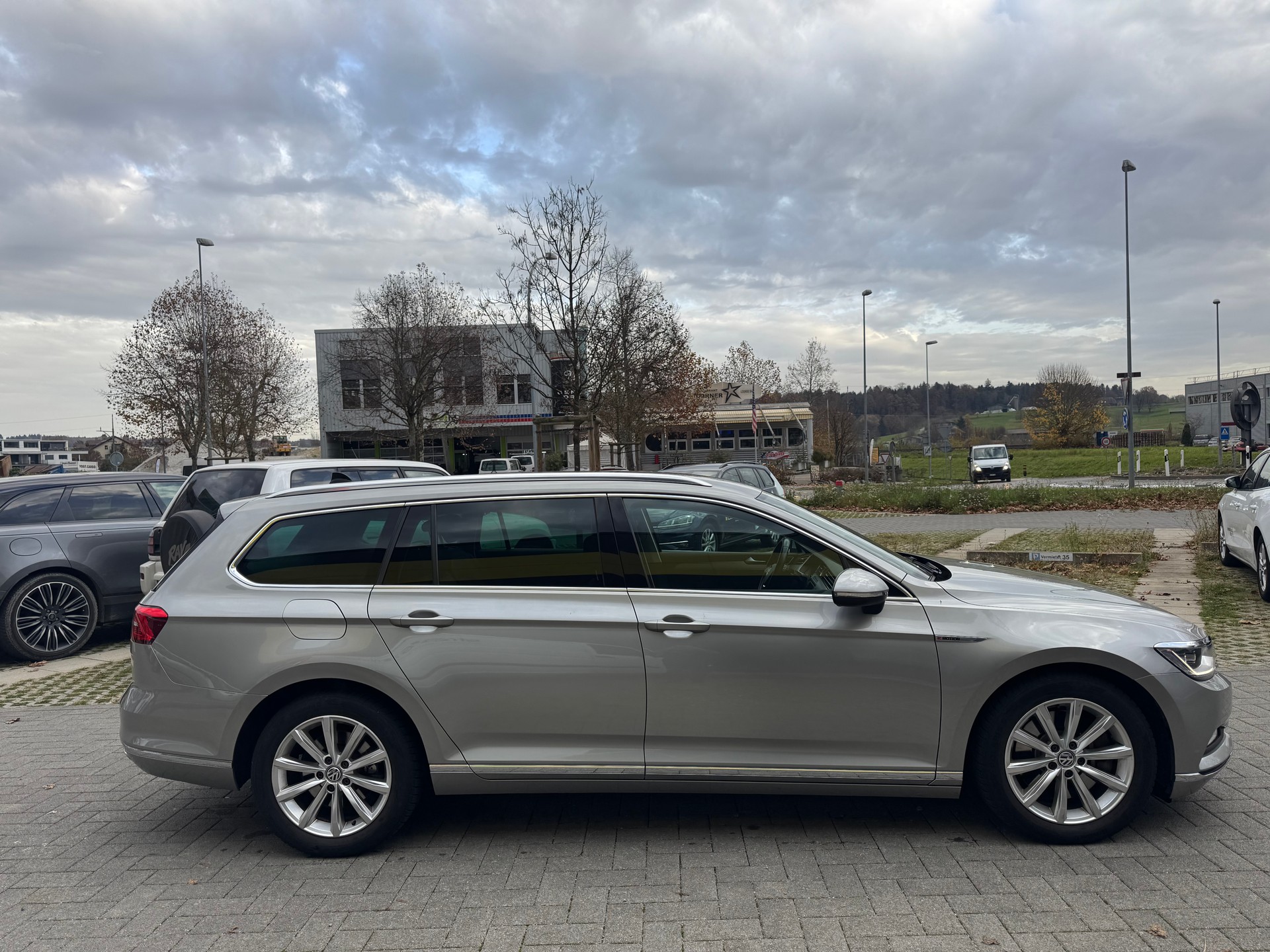 VW Passat Variant 2.0 TDI BMT High. DSG 4Motion-image-3
