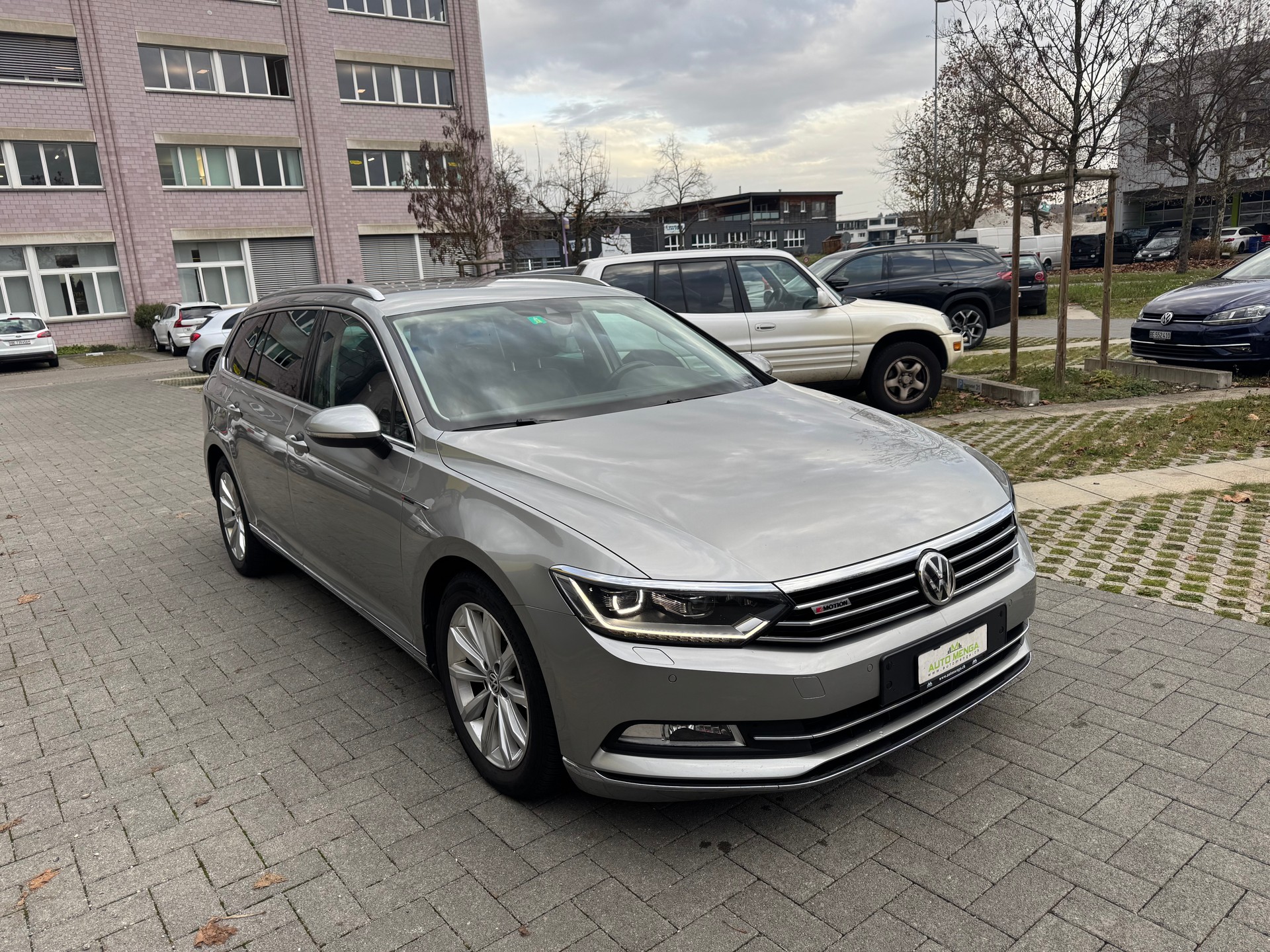 VW Passat Variant 2.0 TDI BMT High. DSG 4Motion-image-2