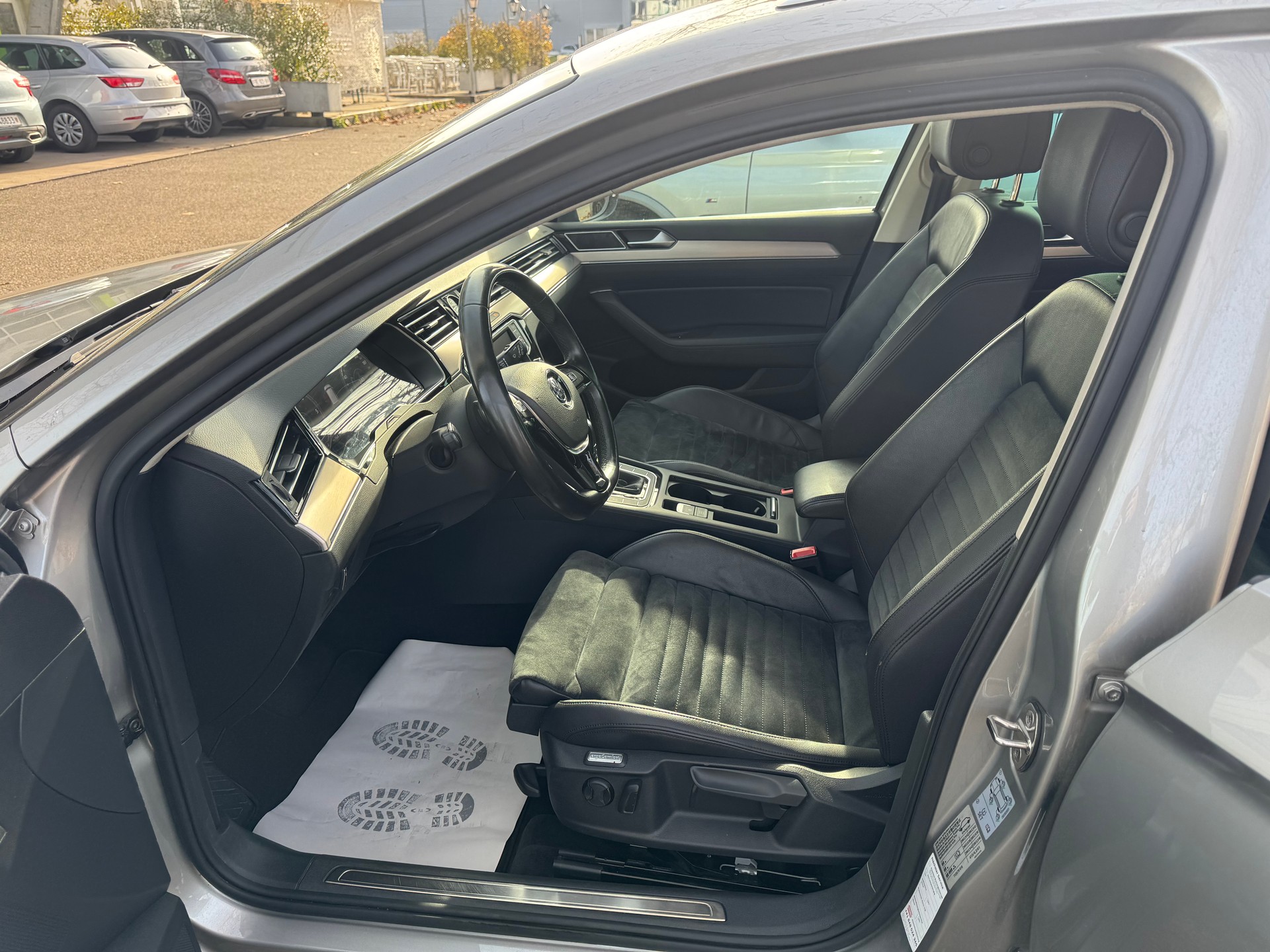 VW Passat Variant 2.0 TDI BMT High. DSG 4Motion-image-9