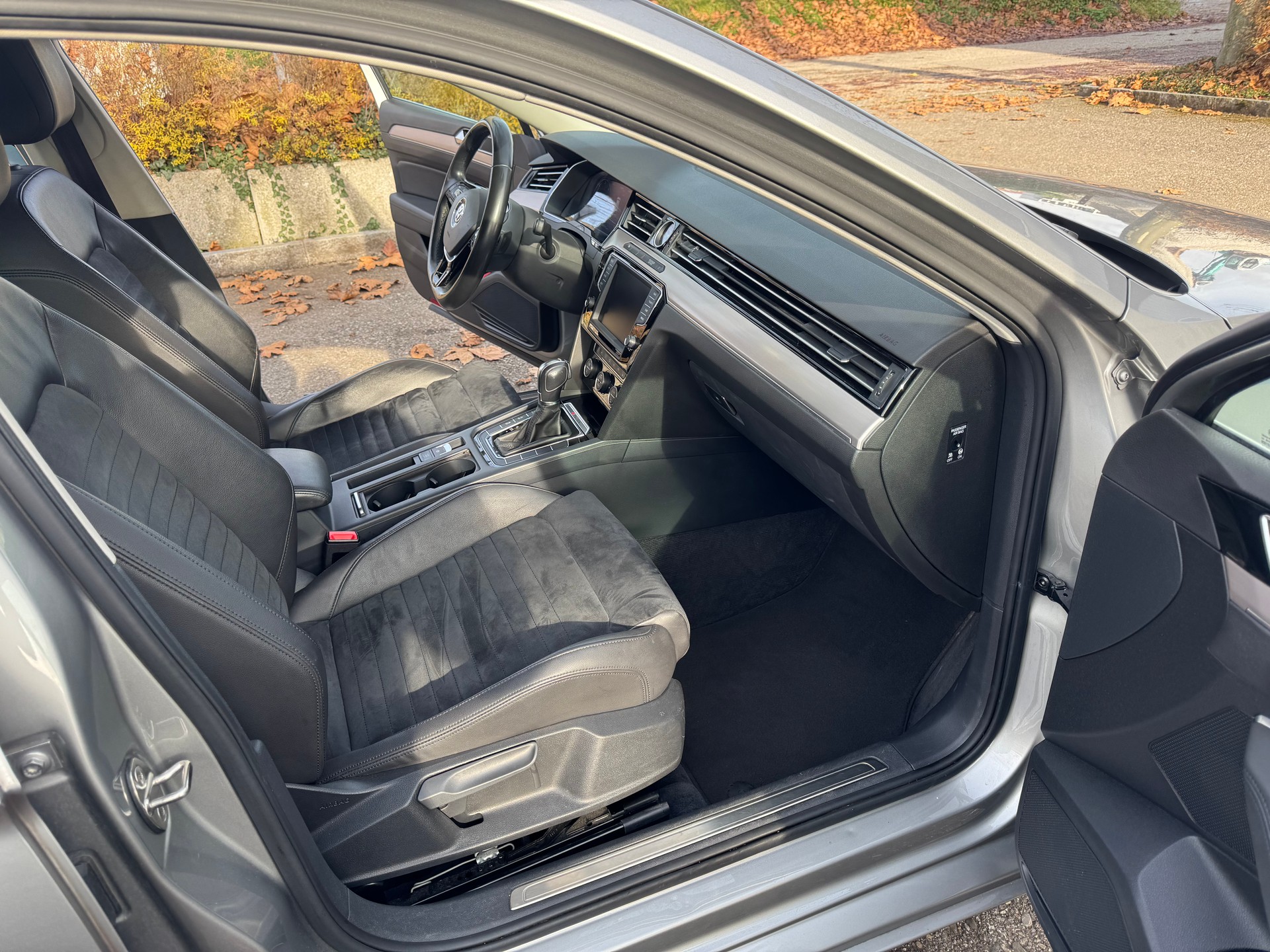 VW Passat Variant 2.0 TDI BMT High. DSG 4Motion-image-11