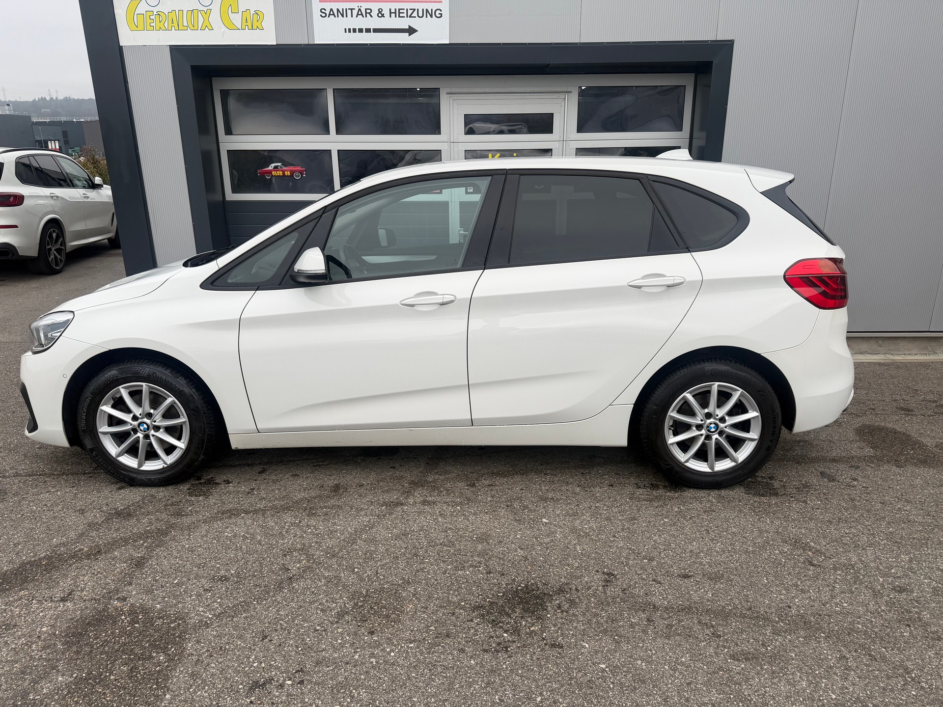 BMW 216d Active Tourer-image-4