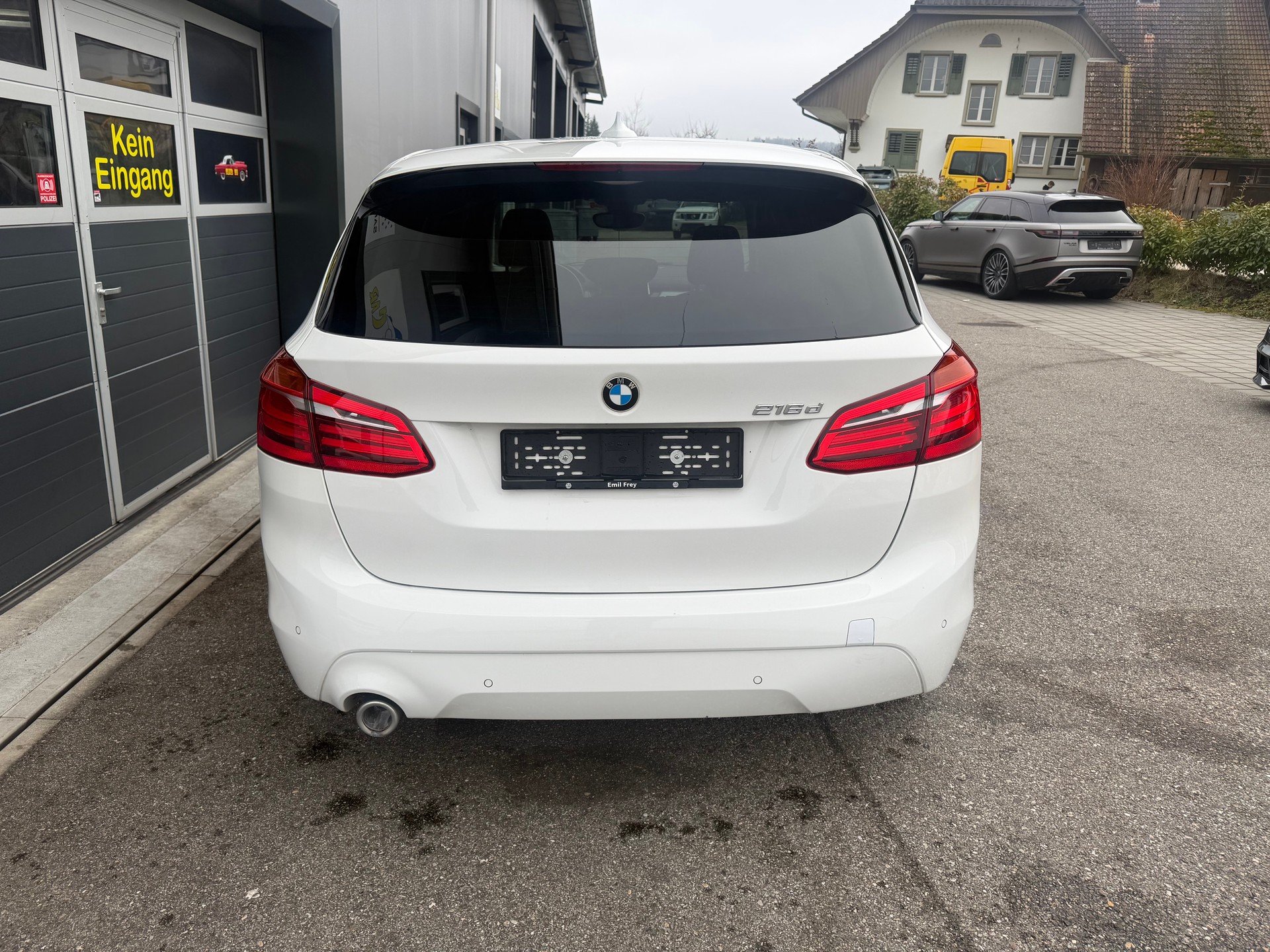 BMW 216d Active Tourer-image-7