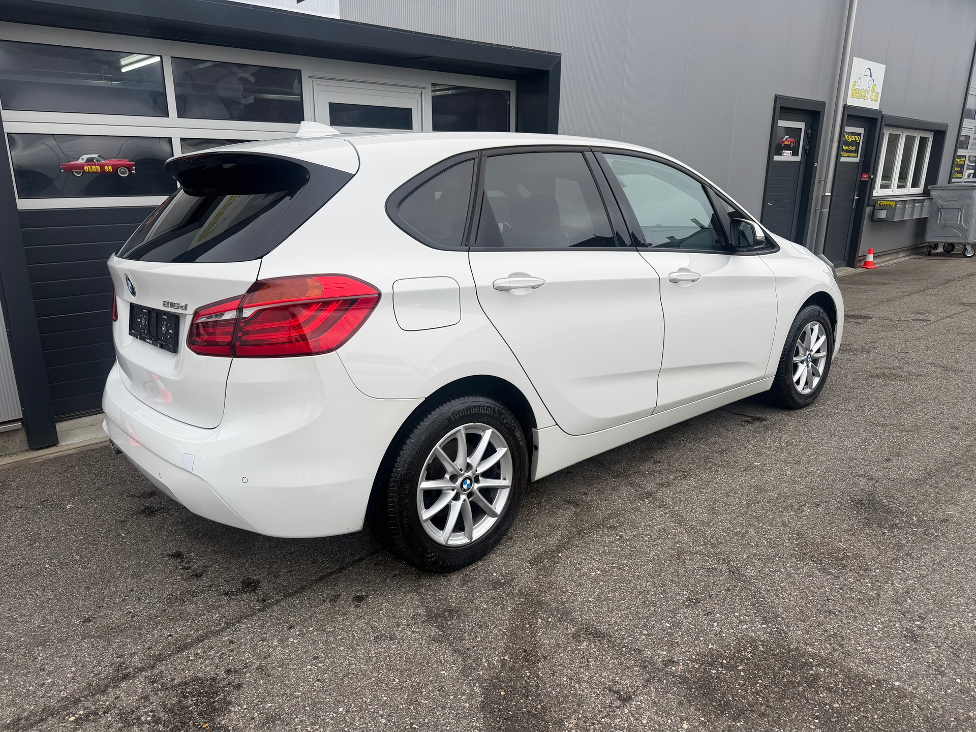 BMW 216d Active Tourer-image-3