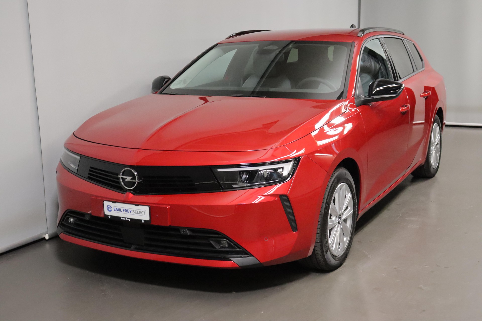 OPEL Astra Sports Tourer 1.2 T Edition-image-0