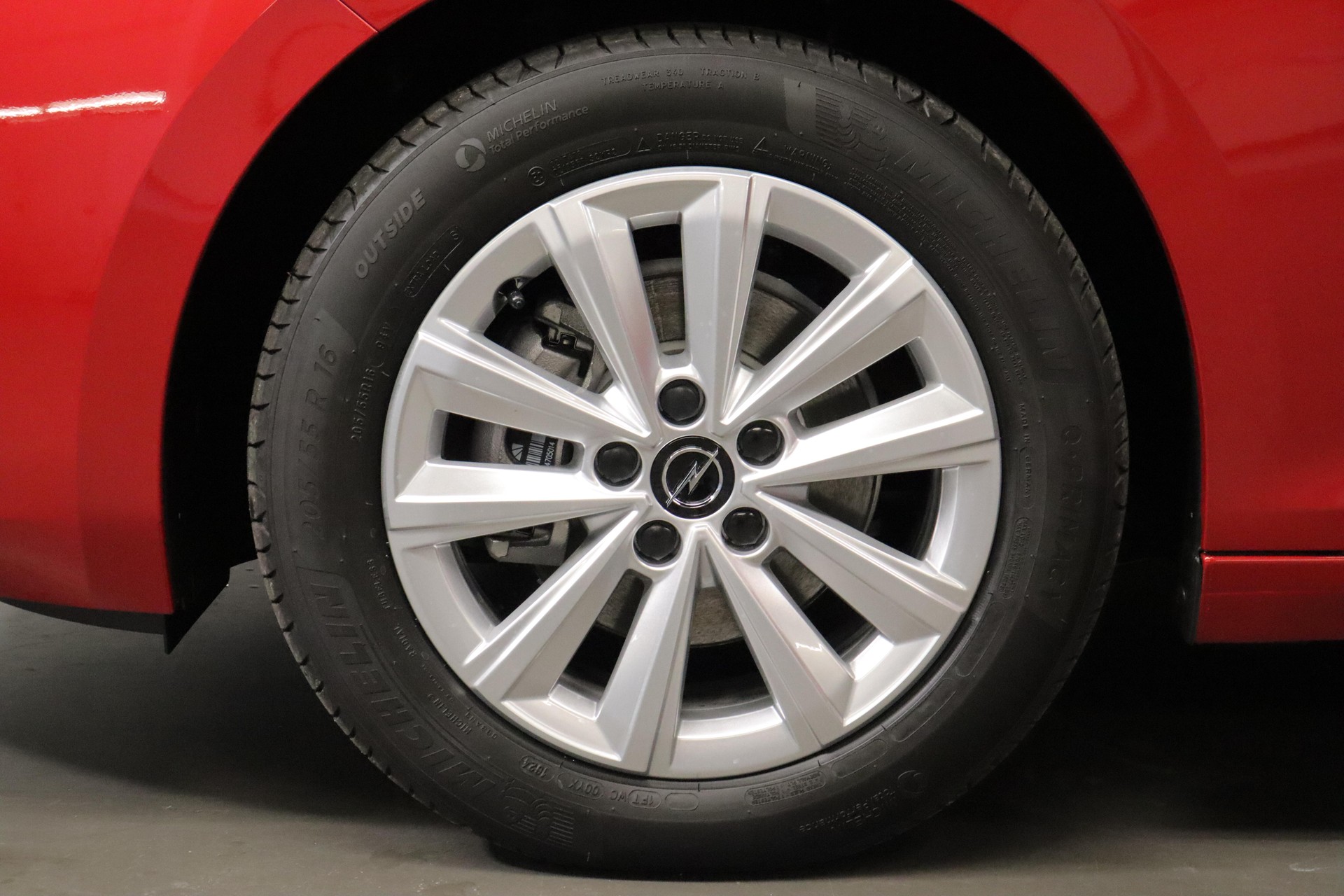 OPEL Astra Sports Tourer 1.2 T Edition-image-9
