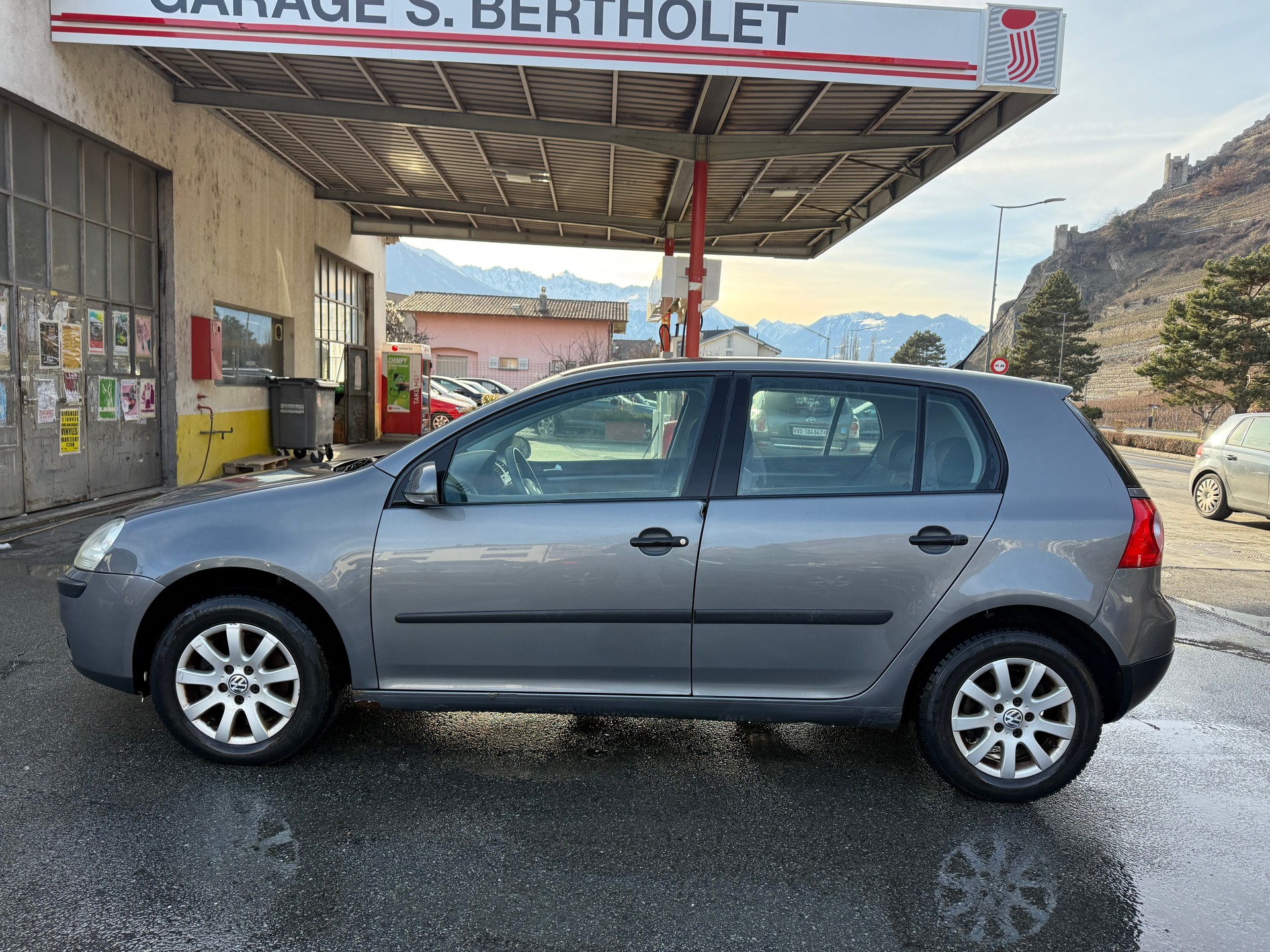 VW Golf 2.0 FSI Comfortline 4Motion-image-5