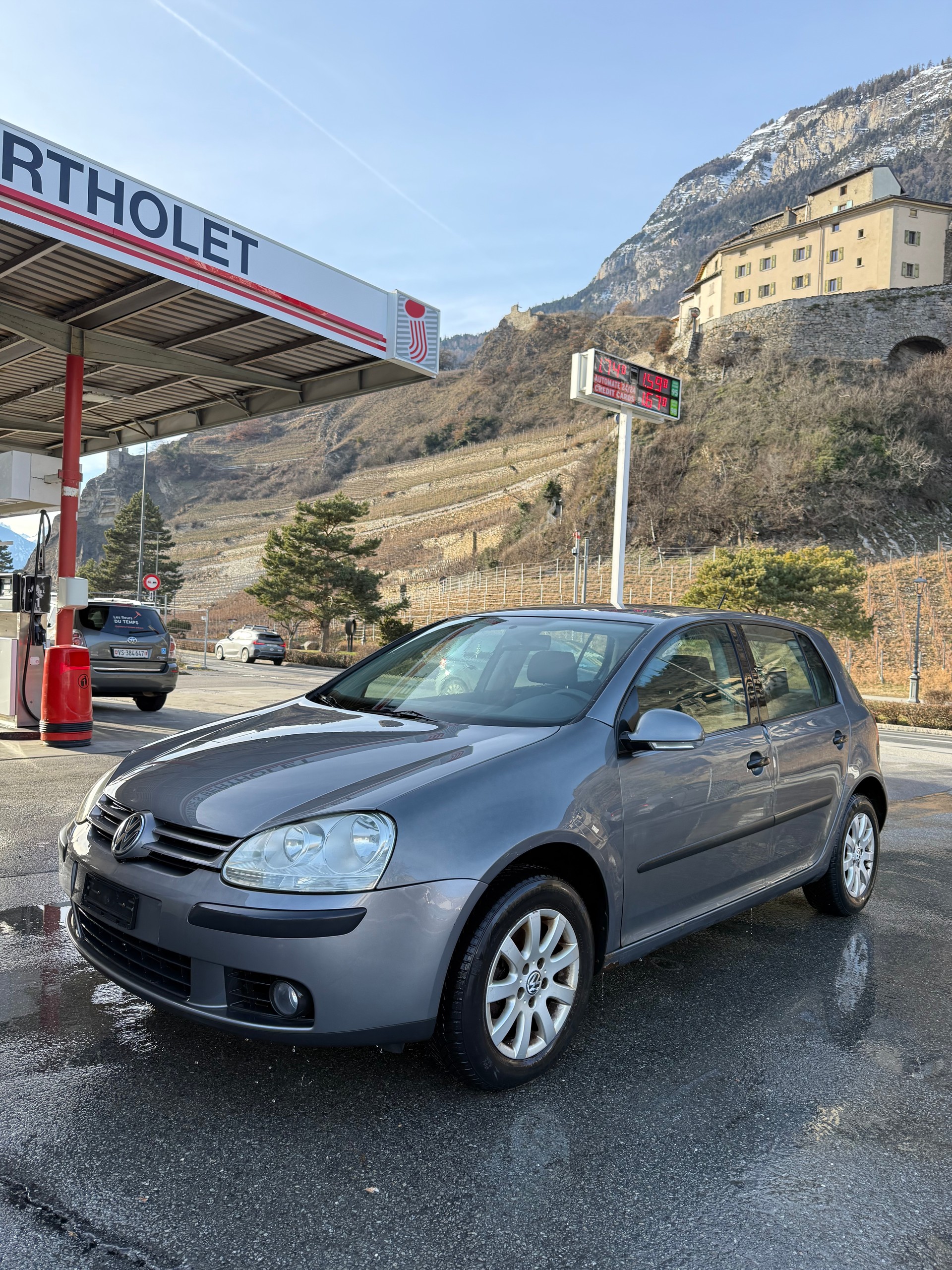 VW Golf 2.0 FSI Comfortline 4Motion-image-0