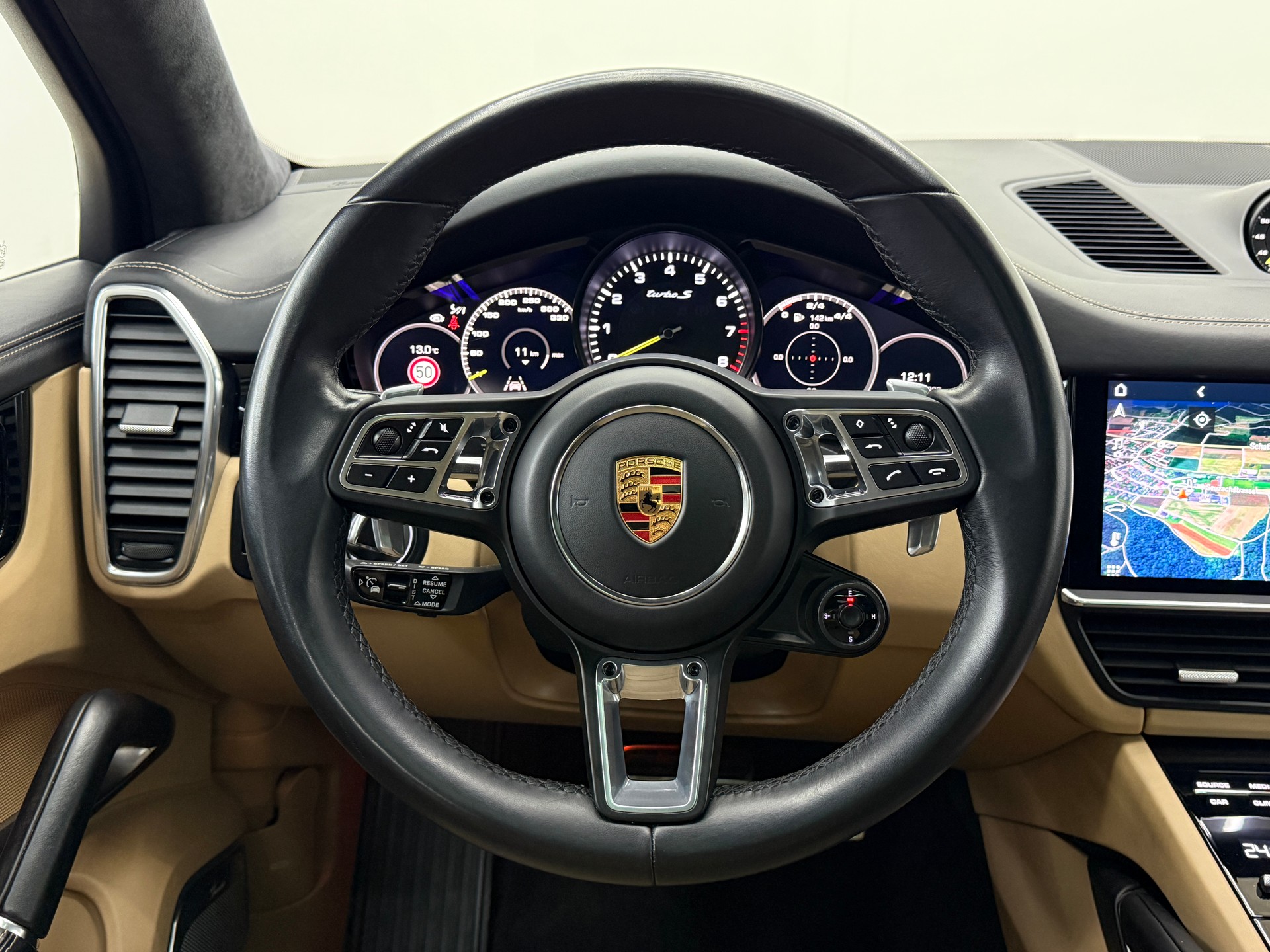 PORSCHE Cayenne Turbo S E-Hybrid-image-26