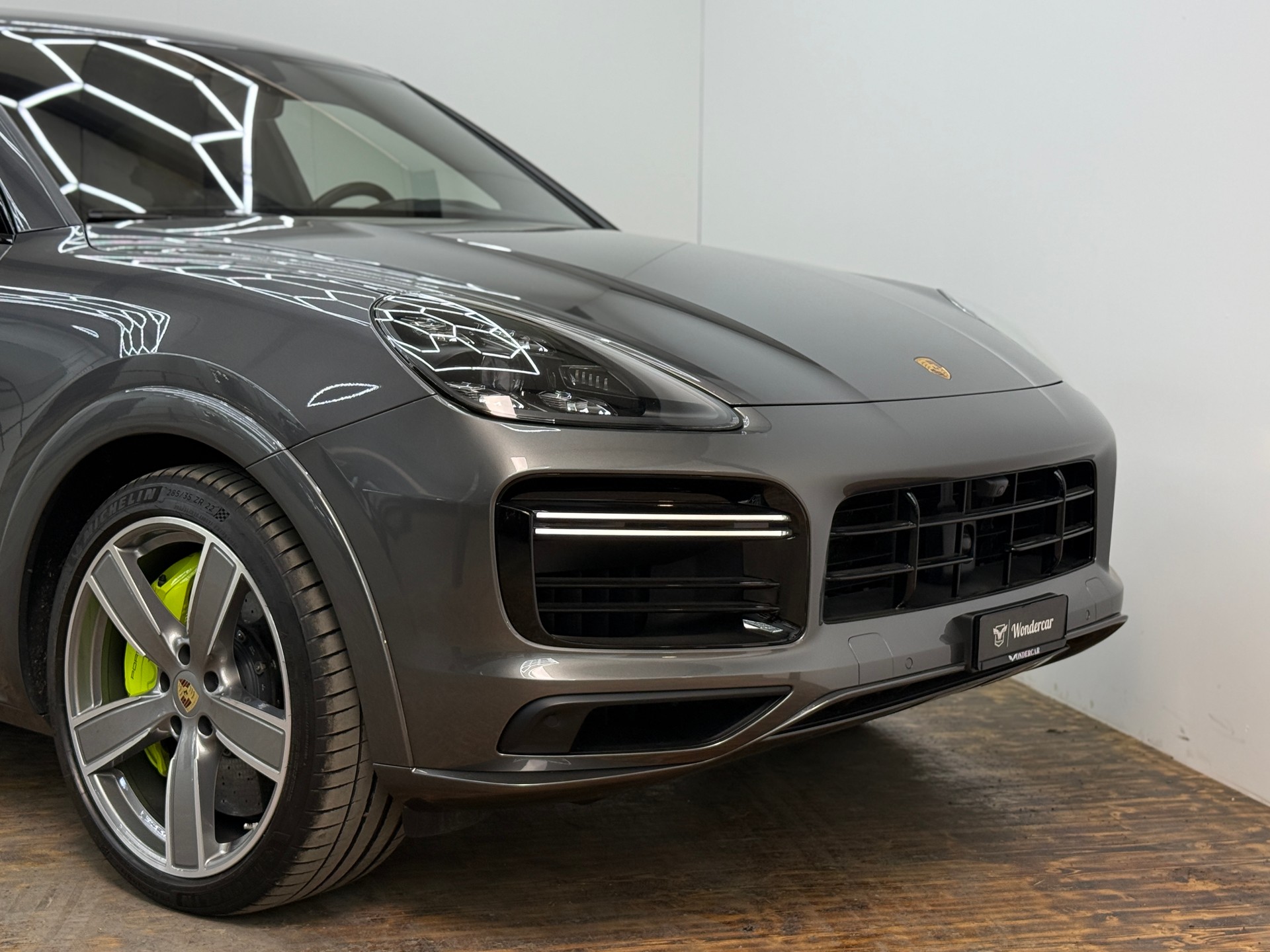 PORSCHE Cayenne Turbo S E-Hybrid-image-1