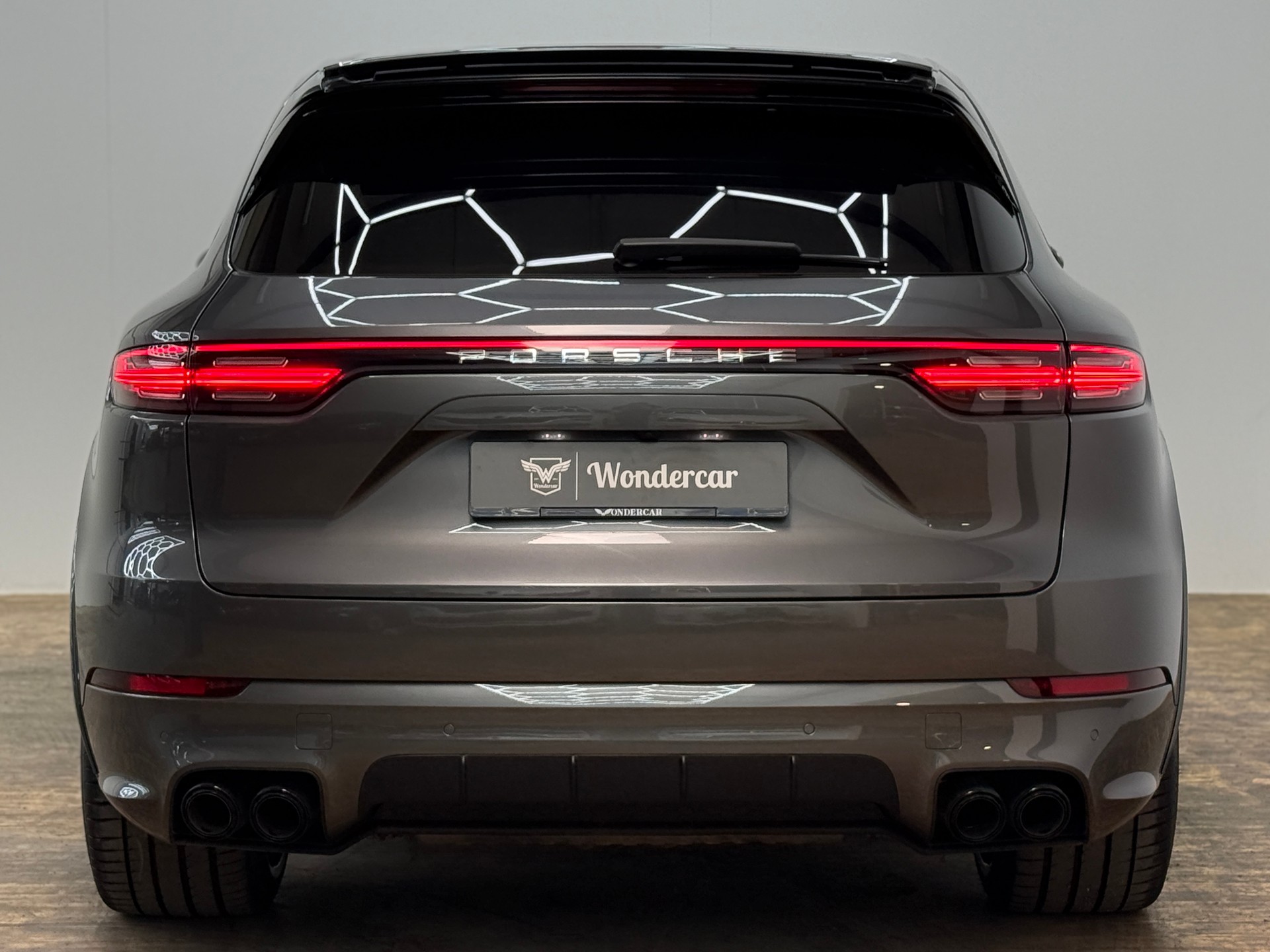 PORSCHE Cayenne Turbo S E-Hybrid-image-11