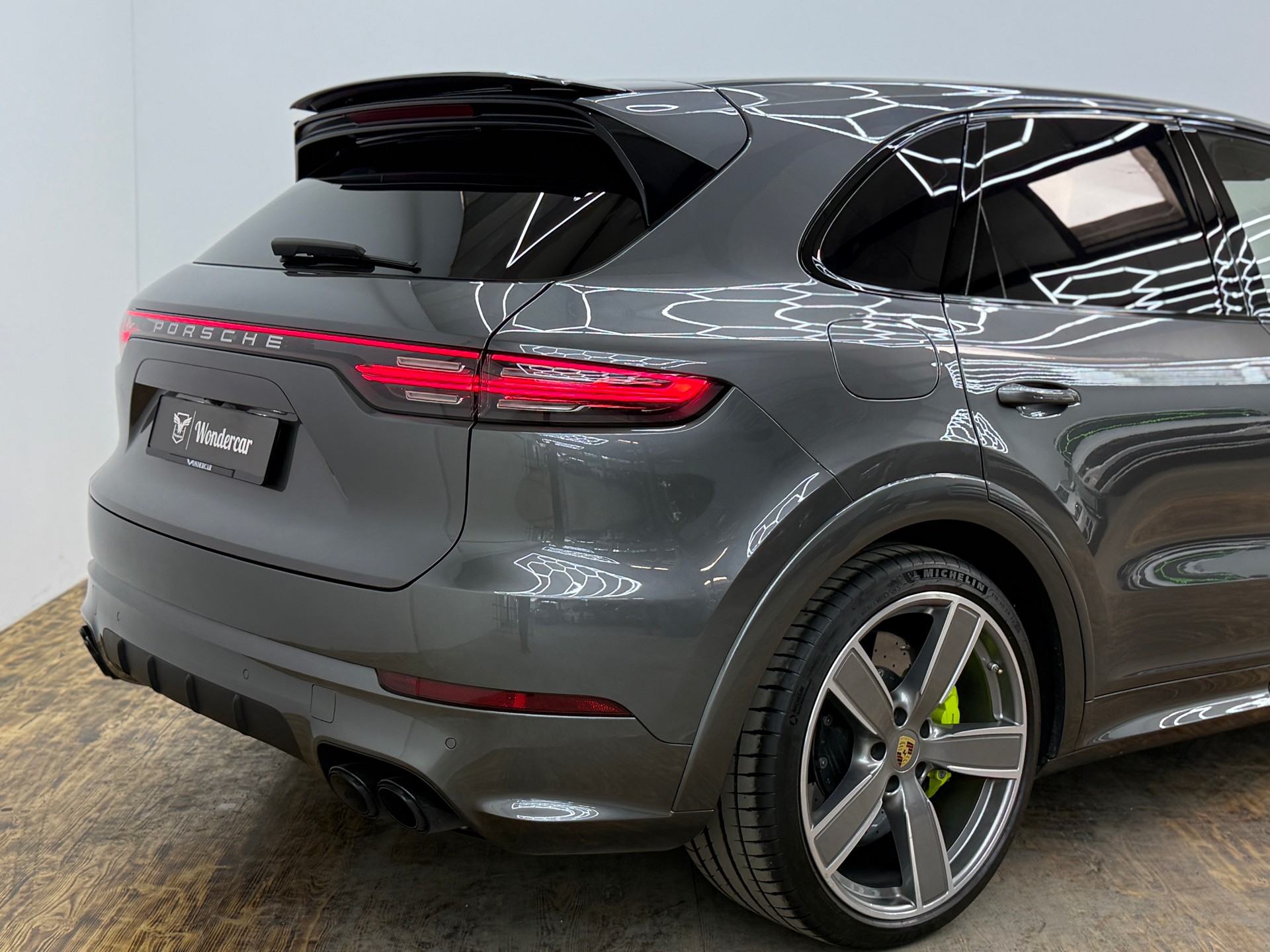 PORSCHE Cayenne Turbo S E-Hybrid-image-13