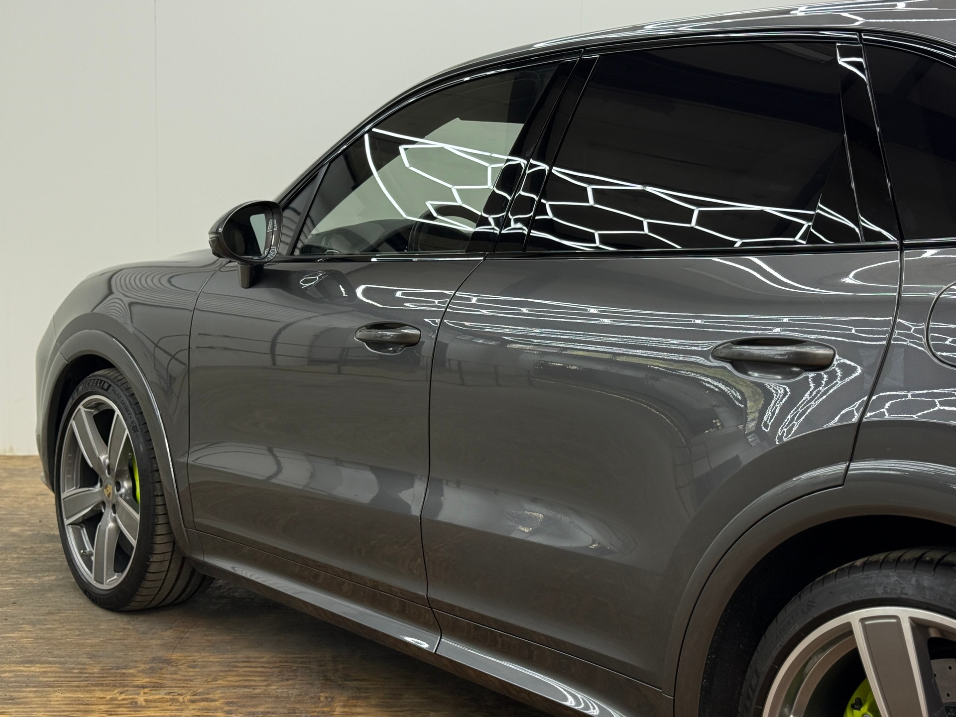 PORSCHE Cayenne Turbo S E-Hybrid-image-7