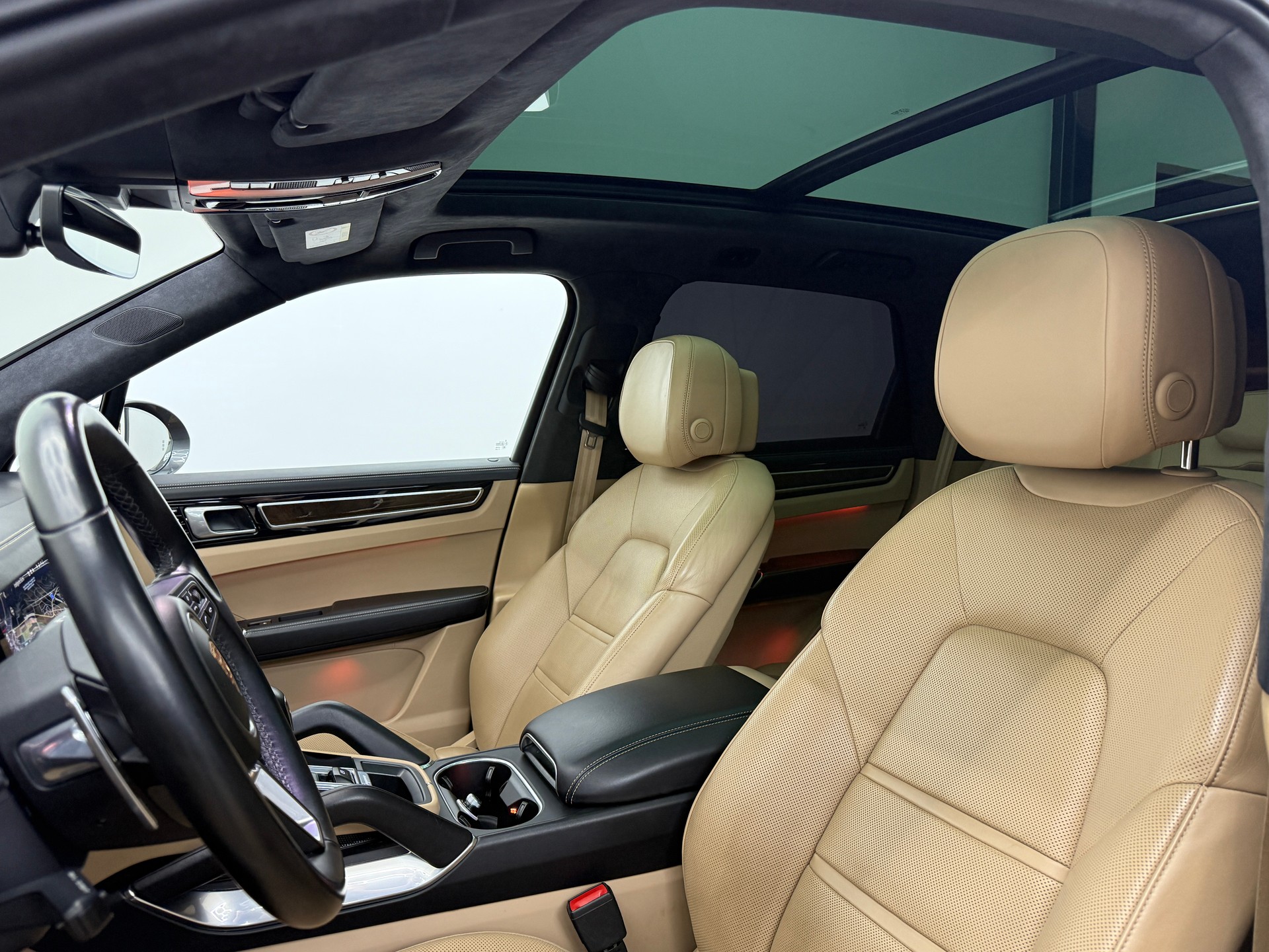 PORSCHE Cayenne Turbo S E-Hybrid-image-19