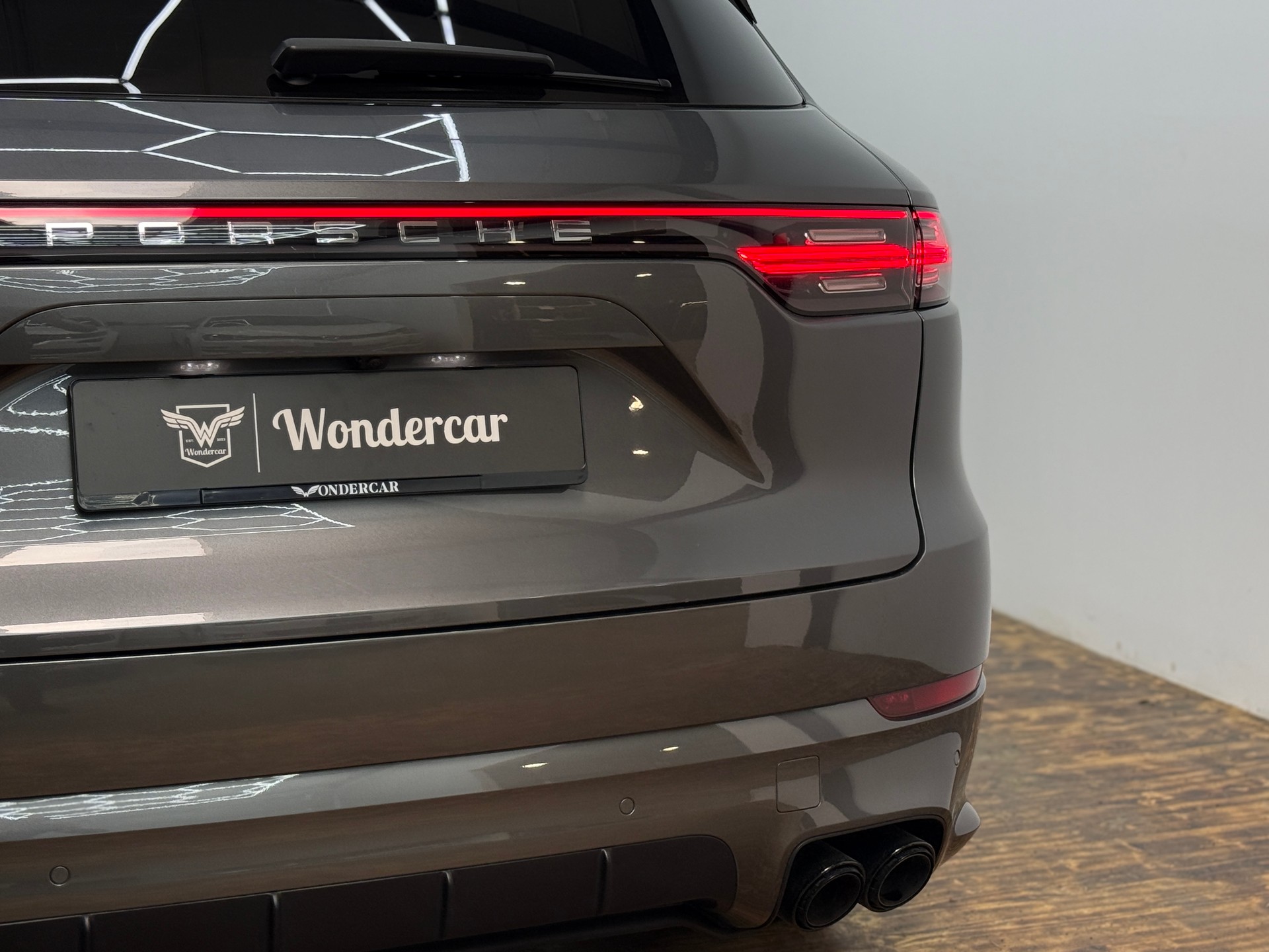 PORSCHE Cayenne Turbo S E-Hybrid-image-12
