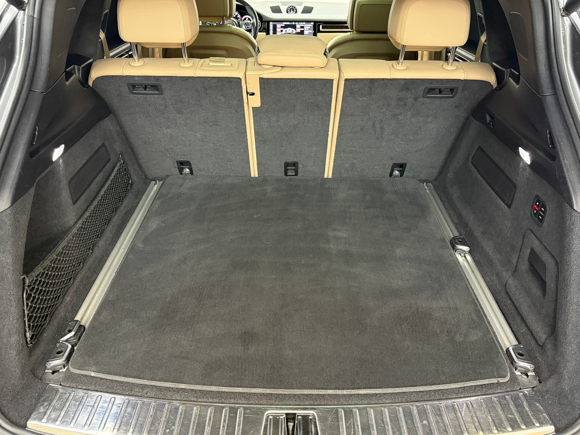 PORSCHE Cayenne Turbo S E-Hybrid-image-23