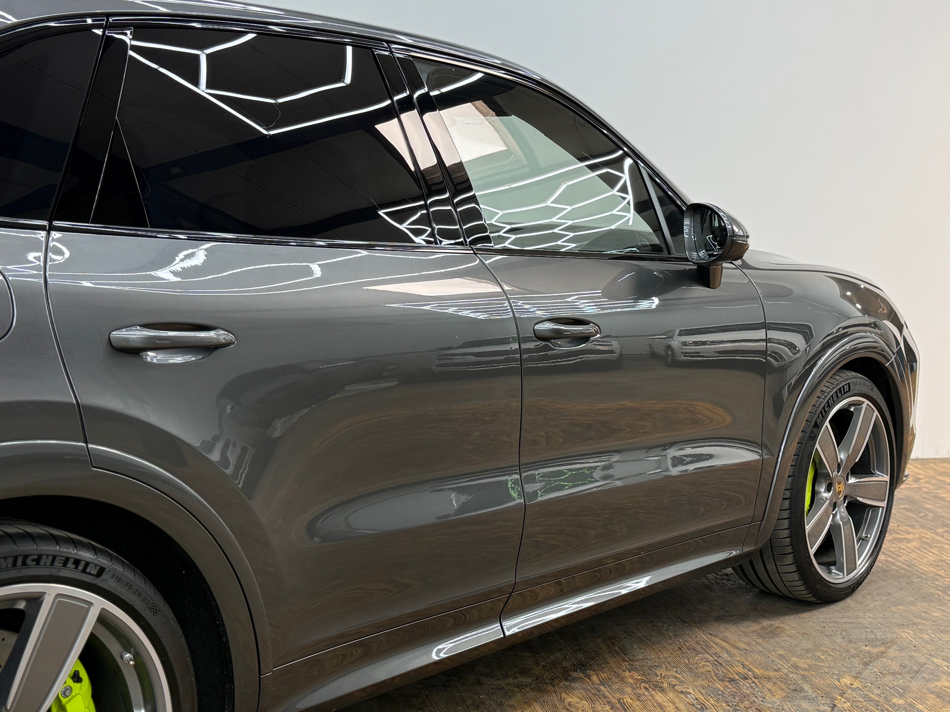 PORSCHE Cayenne Turbo S E-Hybrid-image-15