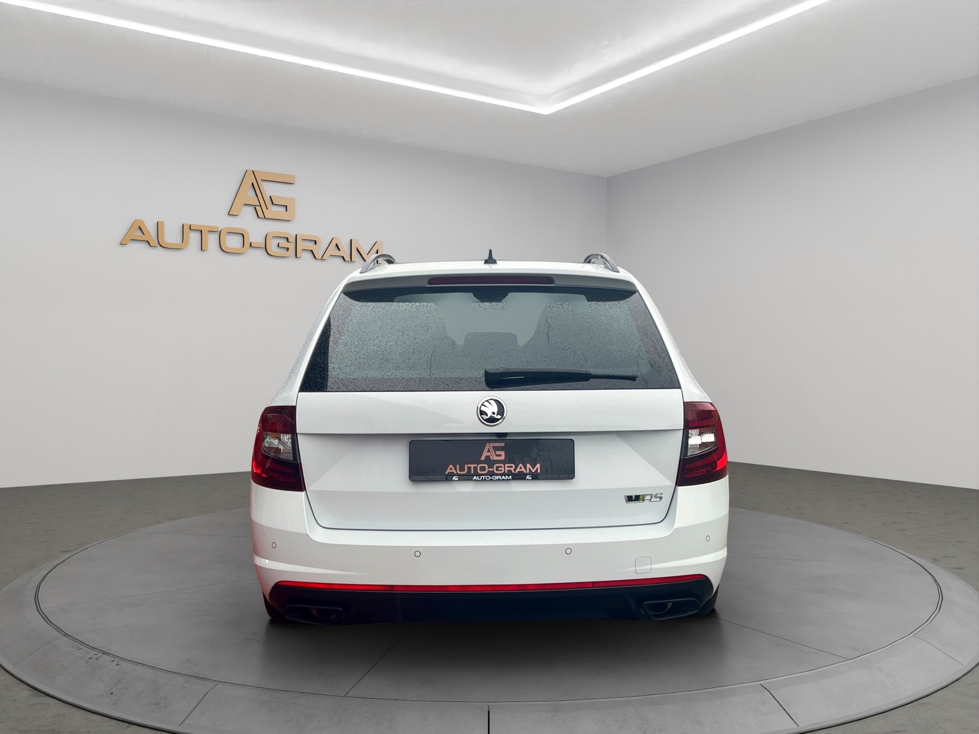 SKODA Octavia Combi 2.0 TSI RS 245 DSG-image-4